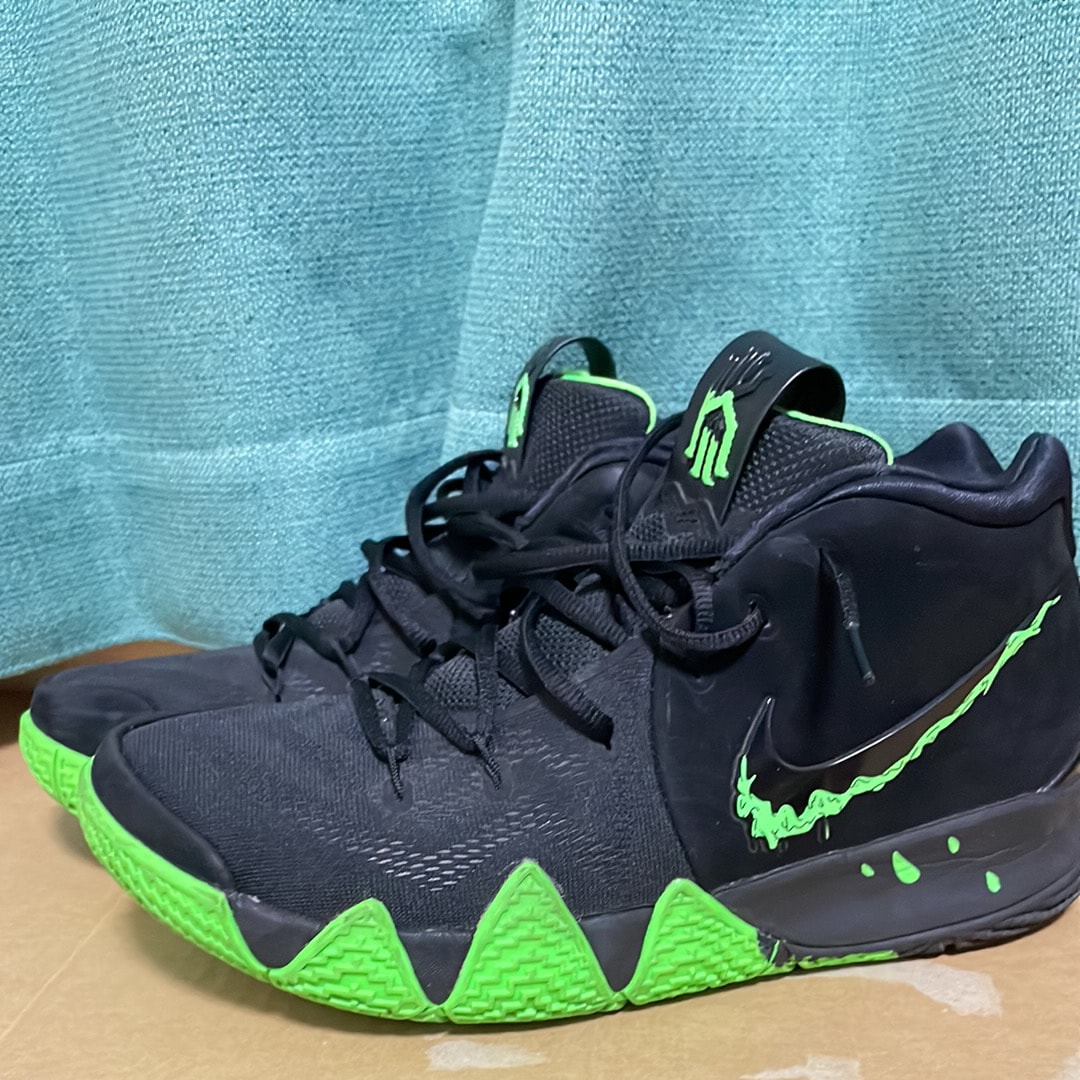 カイリー4(KYRIE 4)/ナイキ 人気の新作を安心売買【スニーカー
