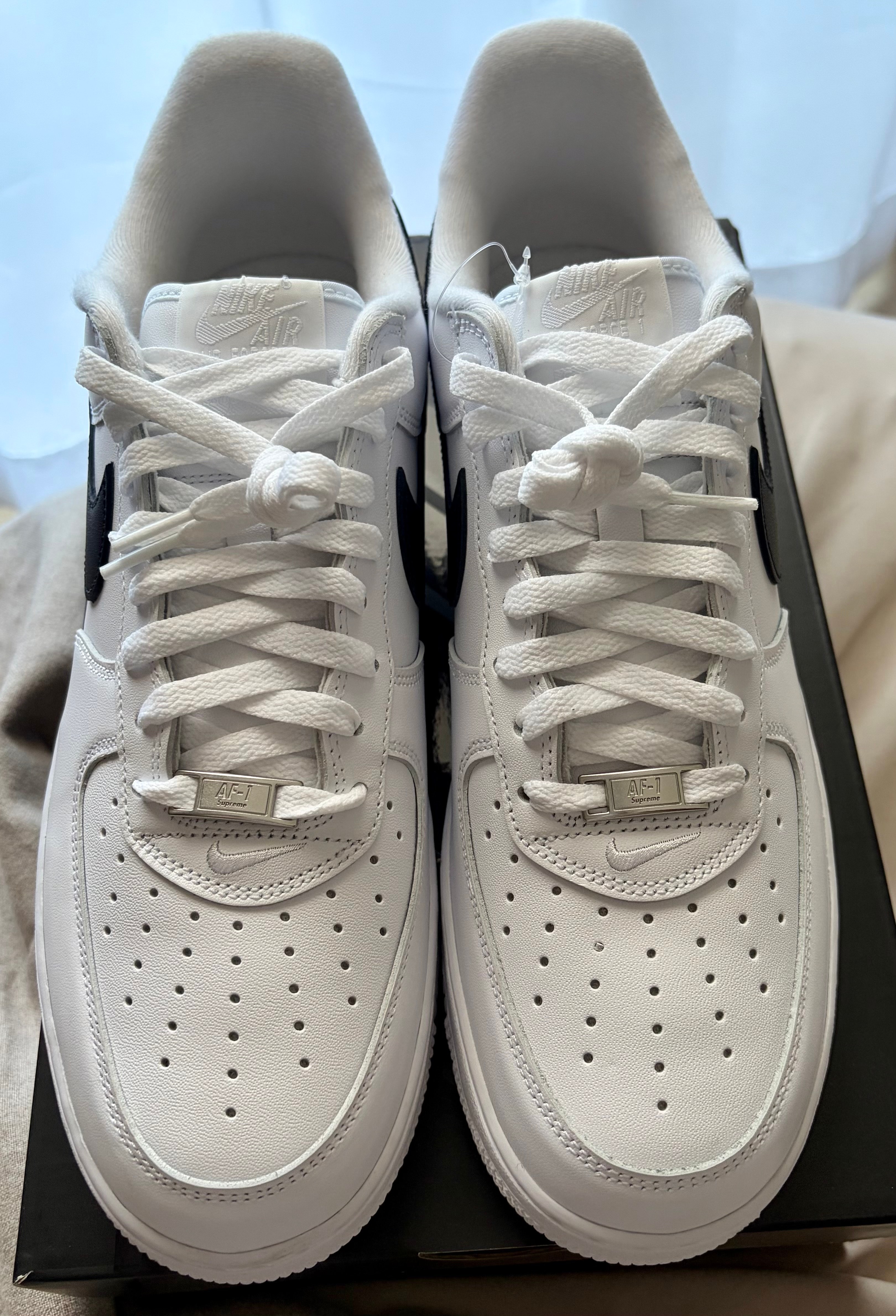 Supreme × Nike Air Force 1 Low "White/Black"