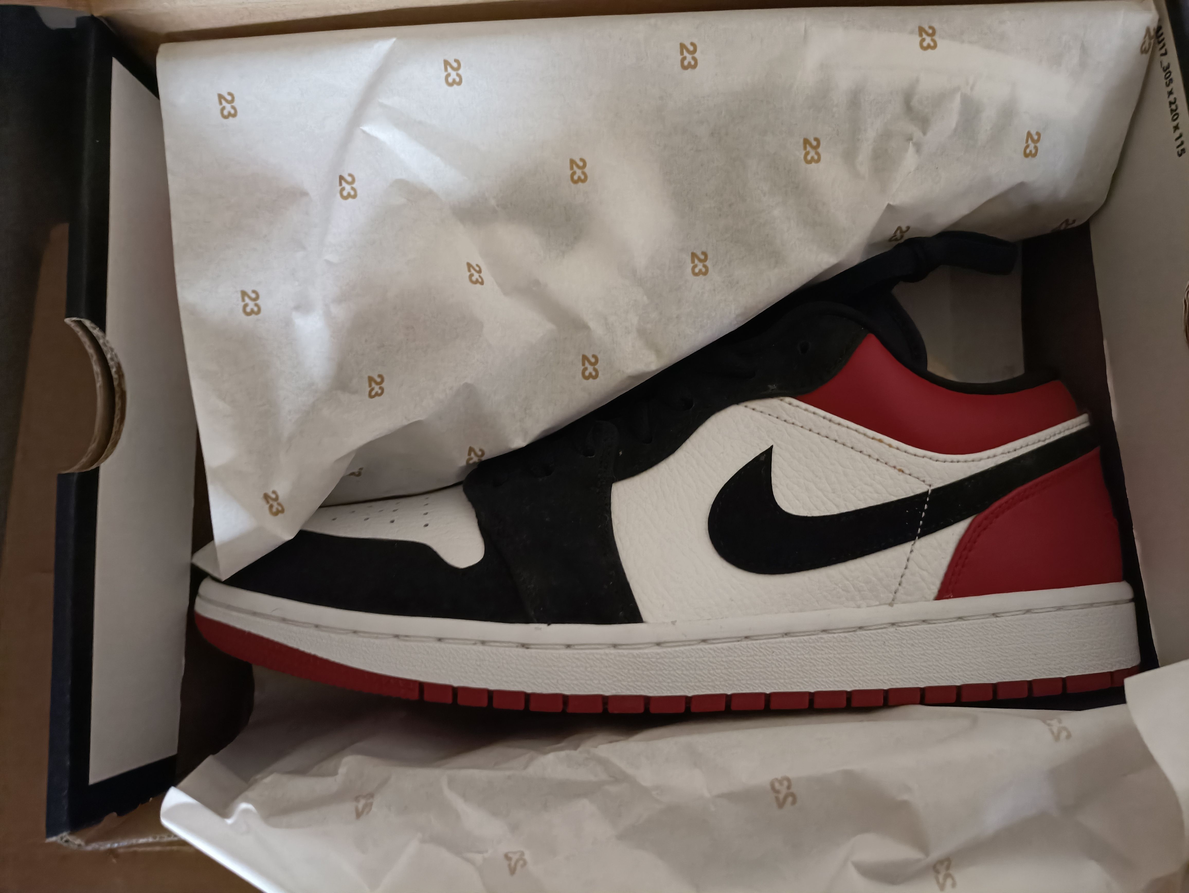 Nike Air Jordan 1 Low "Black Toe"