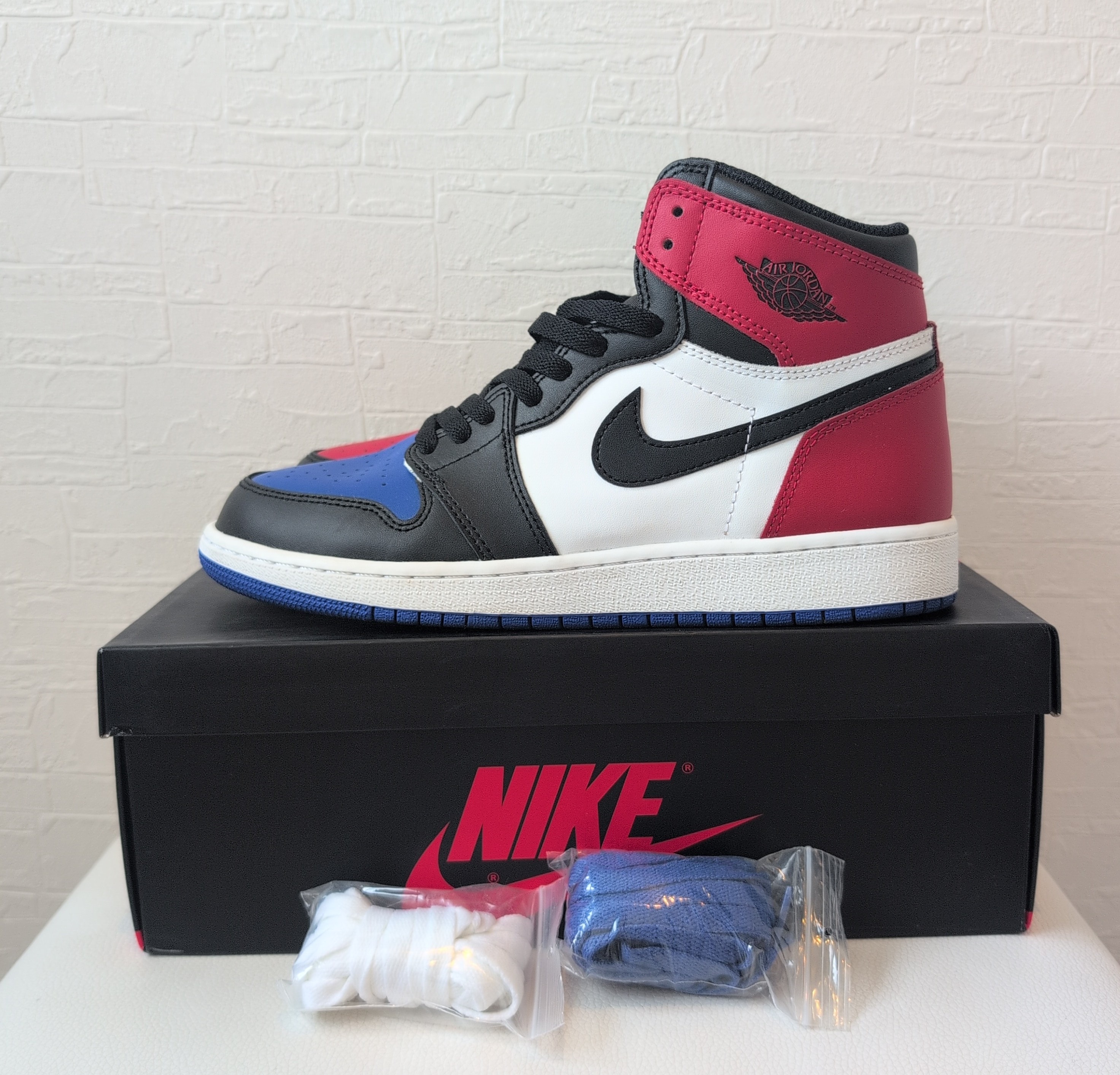 Nike GS Air Jordan 1 Retro High "Top 3"