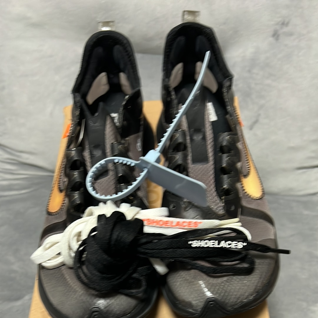 オフホワイト × ナイキ ズームフライ "ブラック"