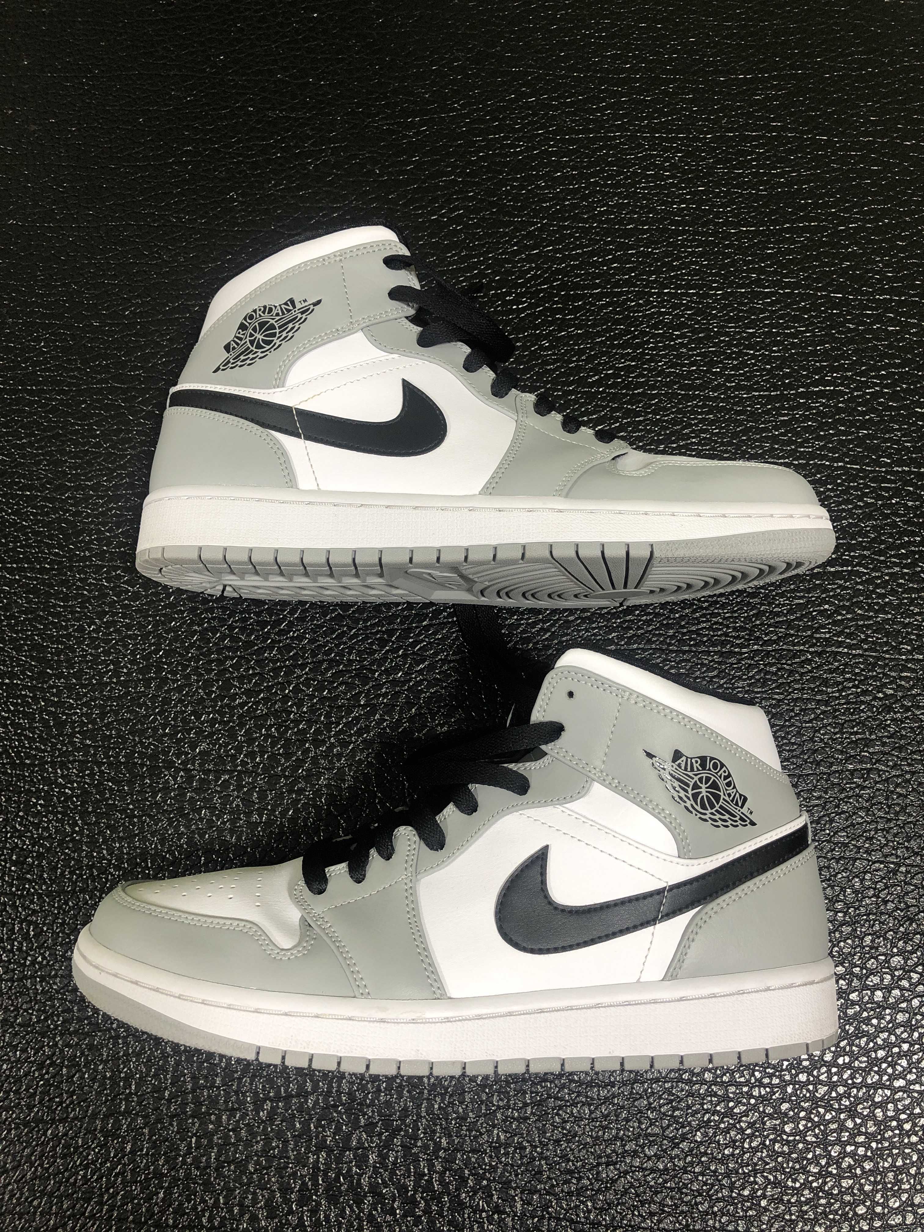 Nike Air Jordan 1 Mid "Light Smoke Grey/White/Black"