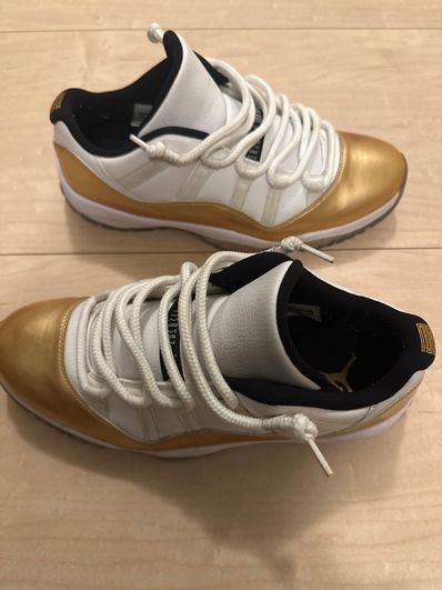 Air jordan 11 low closing ceremony best sale