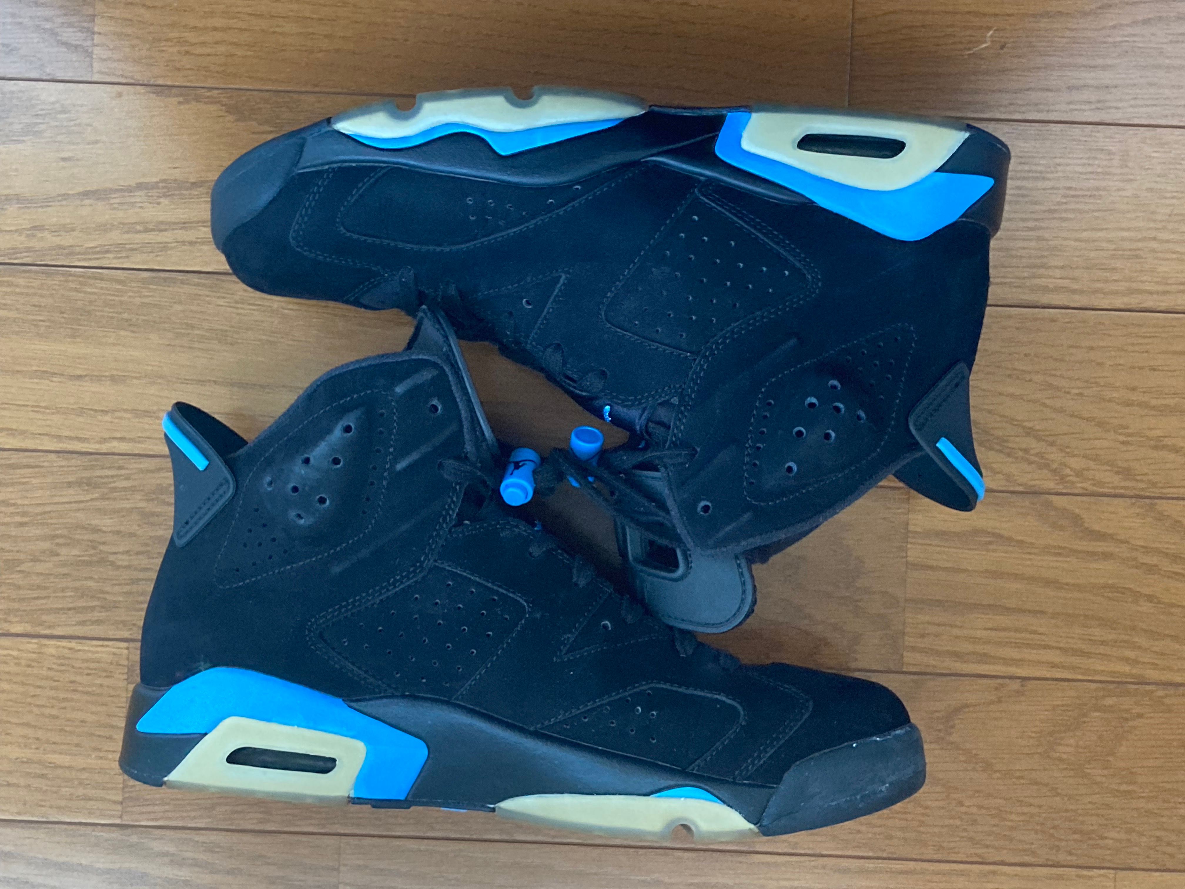 NIKE AIR JORDAN 6 RETRO "UNC"