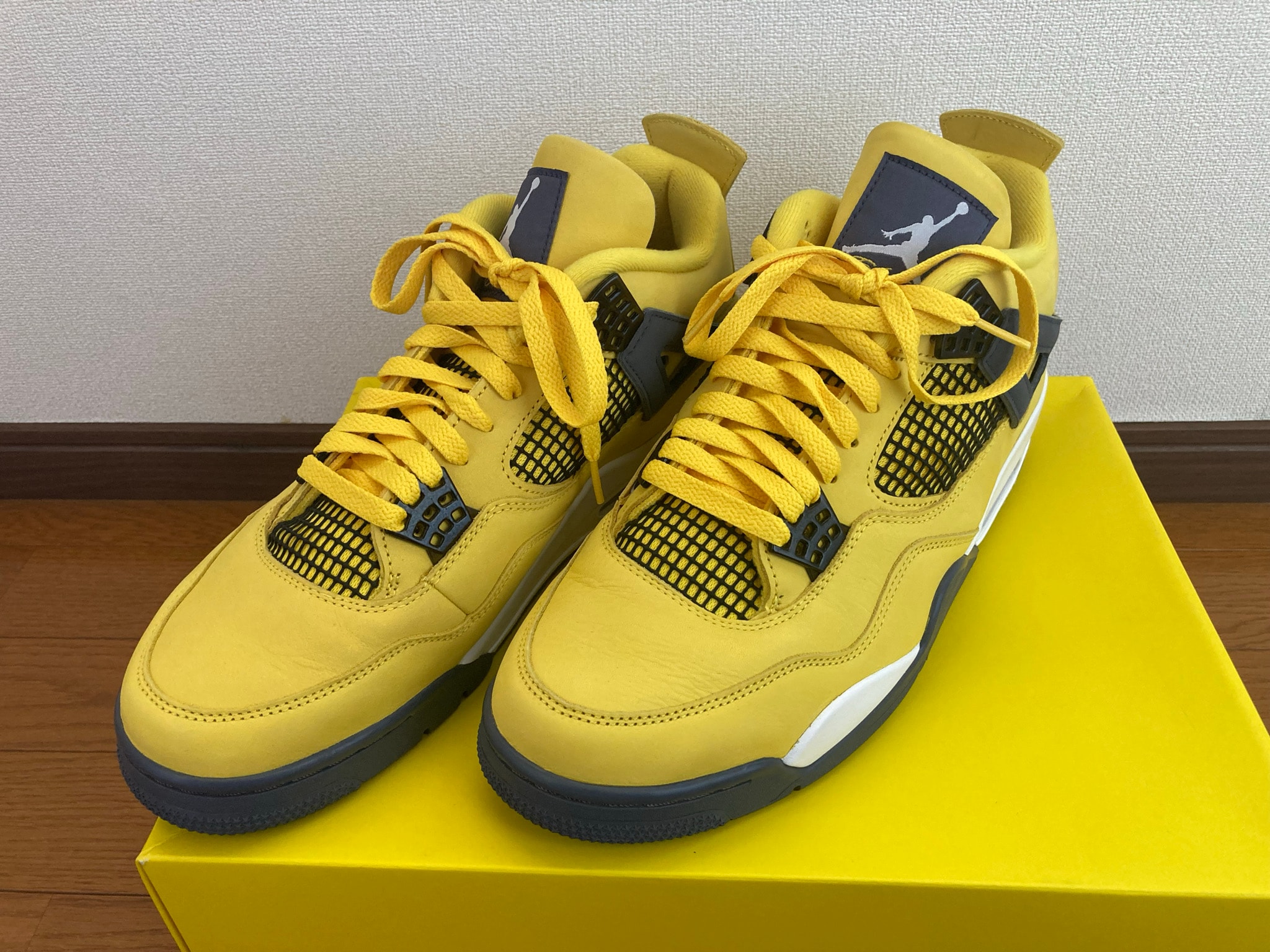 Nike Air Jordan 4 "Tour Yellow"