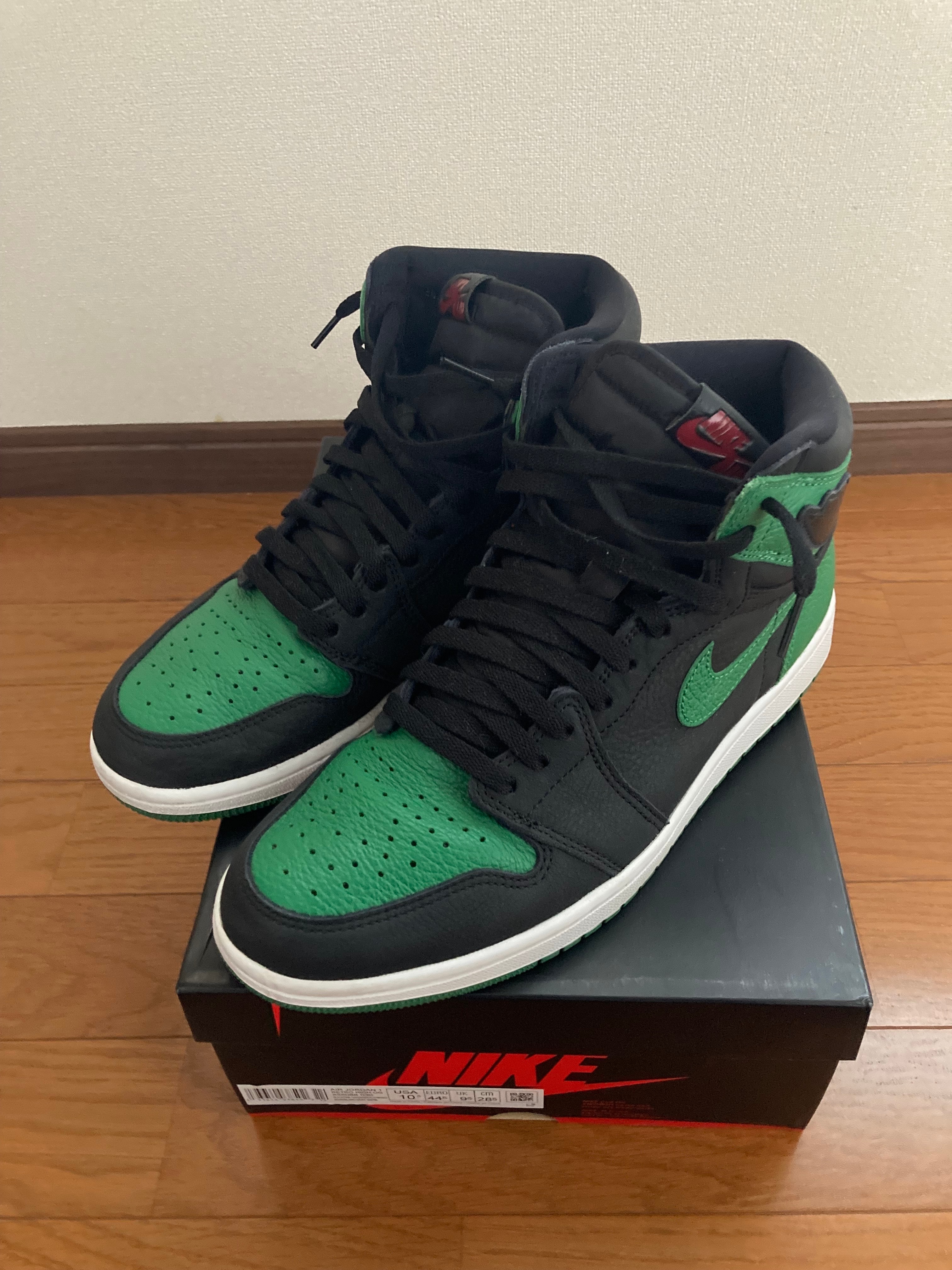 Nike Air Jordan 1 Retro High OG "Black/Pine Green" (2020)