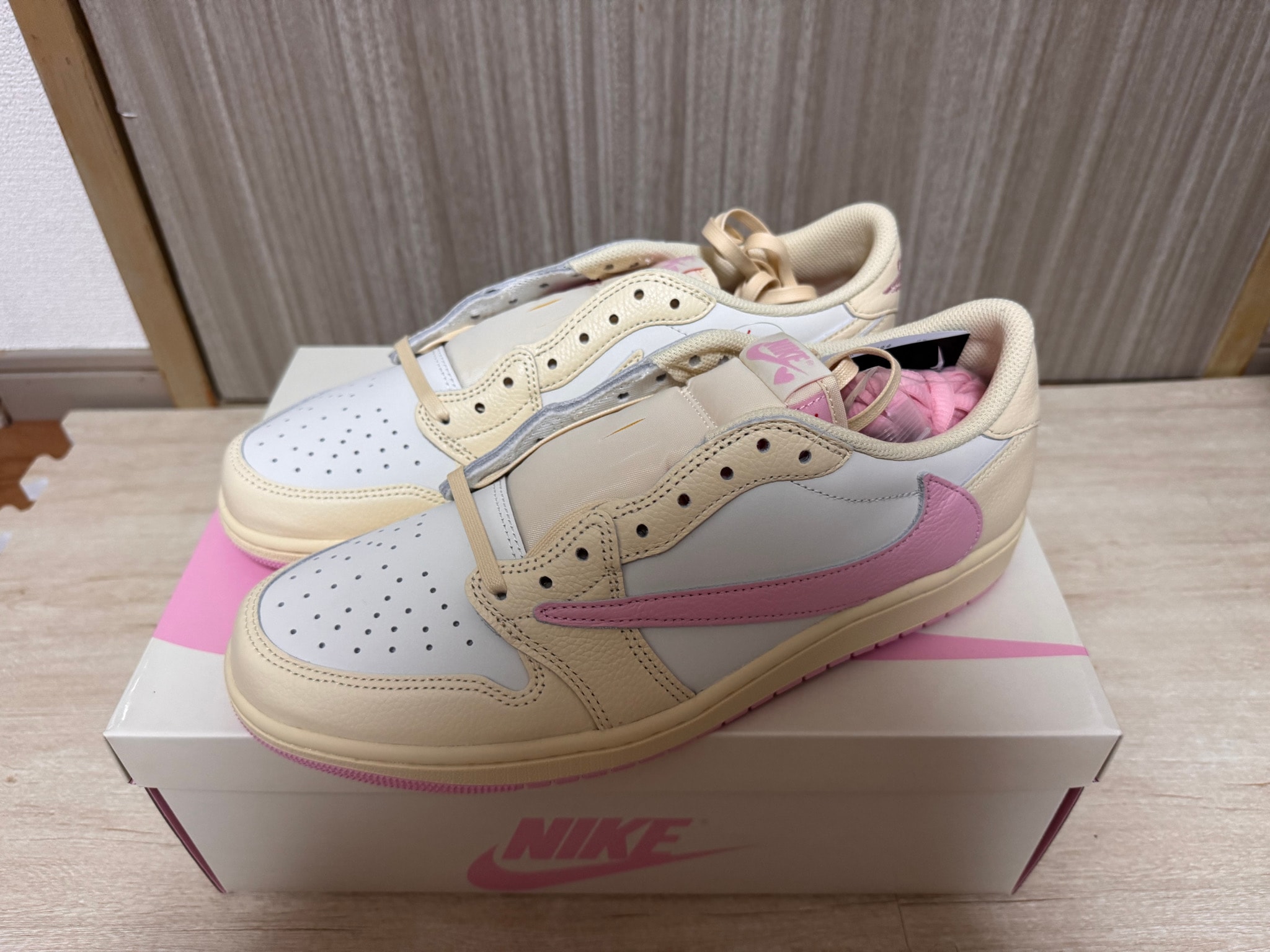 Travis Scott × Nike Air Jordan 1 Retro Low OG "Muslin/Shy Pink"