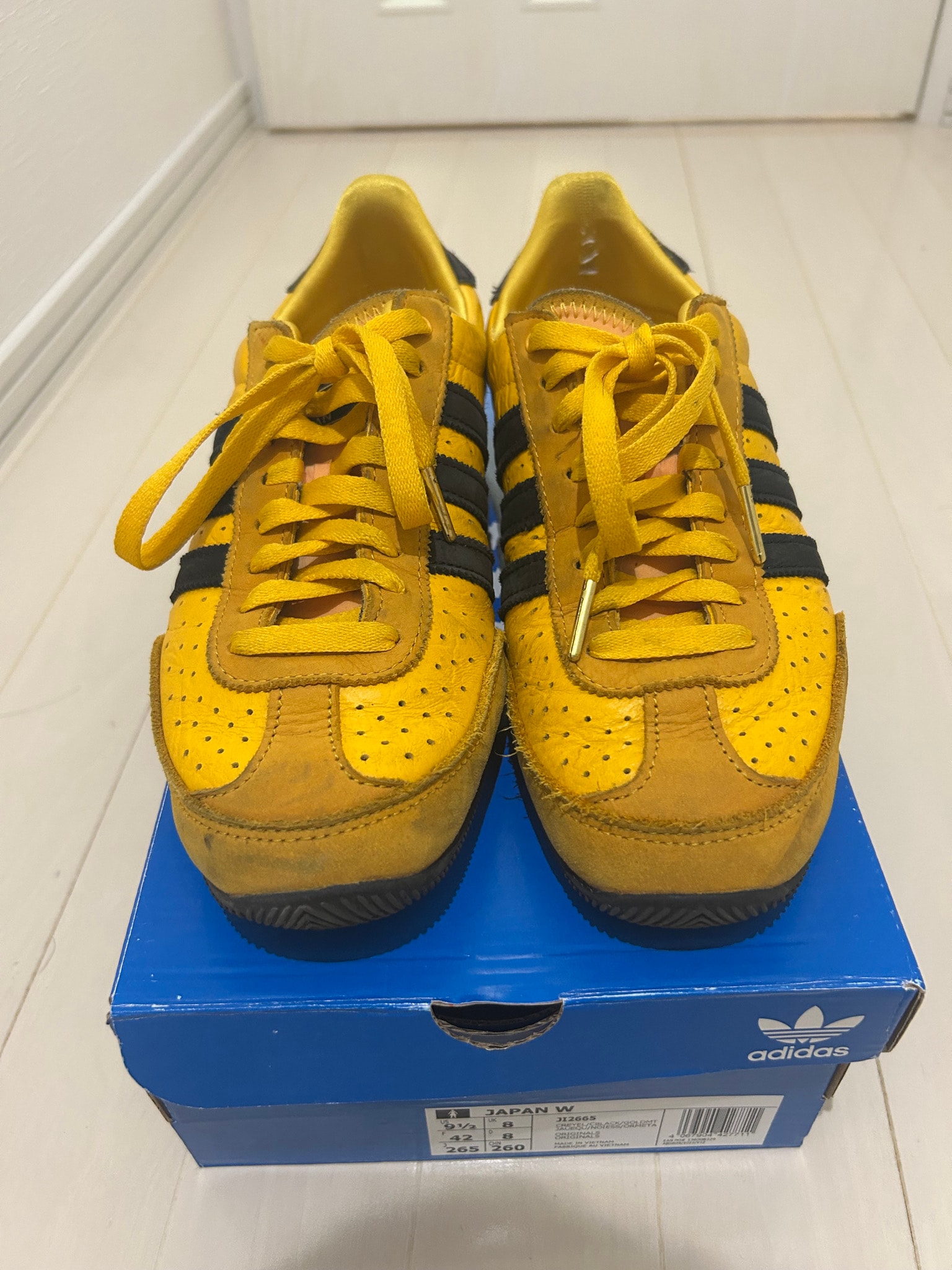 adidas Women's Japan "Core Yellow/Core Black/Gold Metallic"