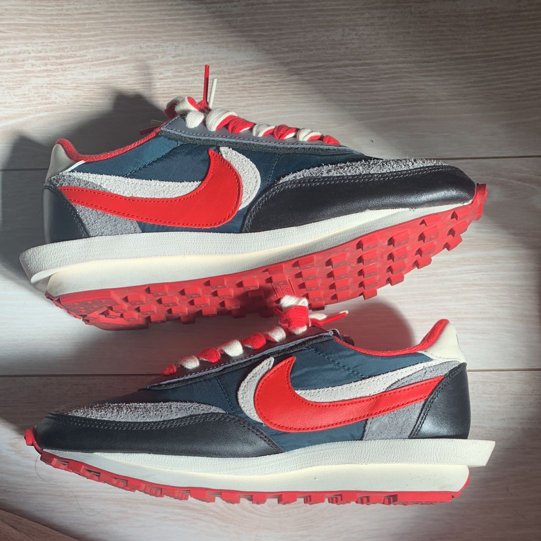 UNDERCOVER × sacai × Nike LD Waffle "Midnight Spruce/Pale Ivory-Dark Grey-University Red"