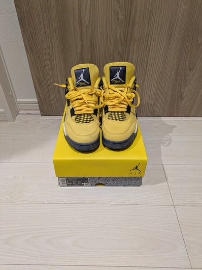 Nike Air Jordan 4 "Tour Yellow"