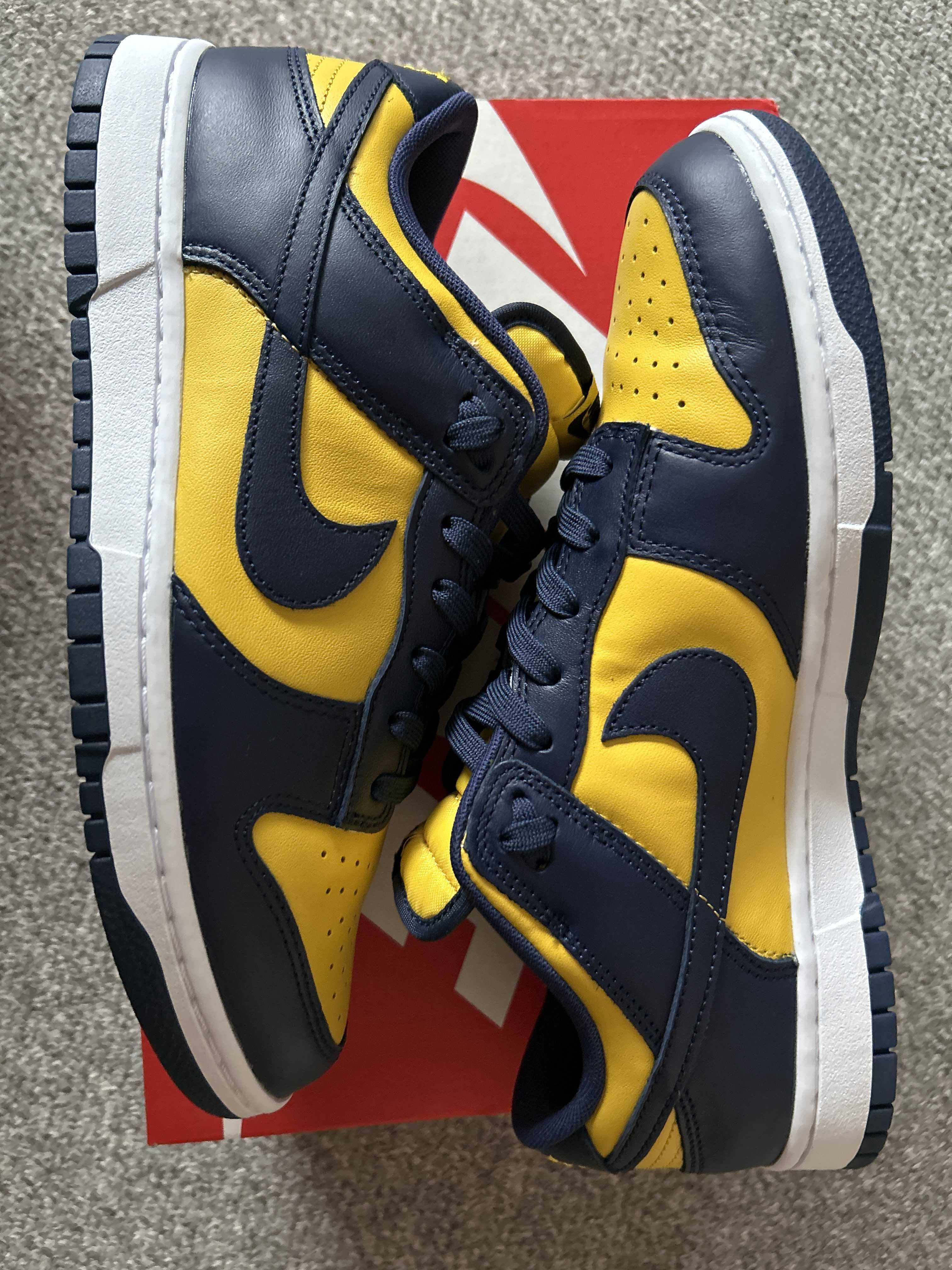 Nike Dunk Low "Michigan"