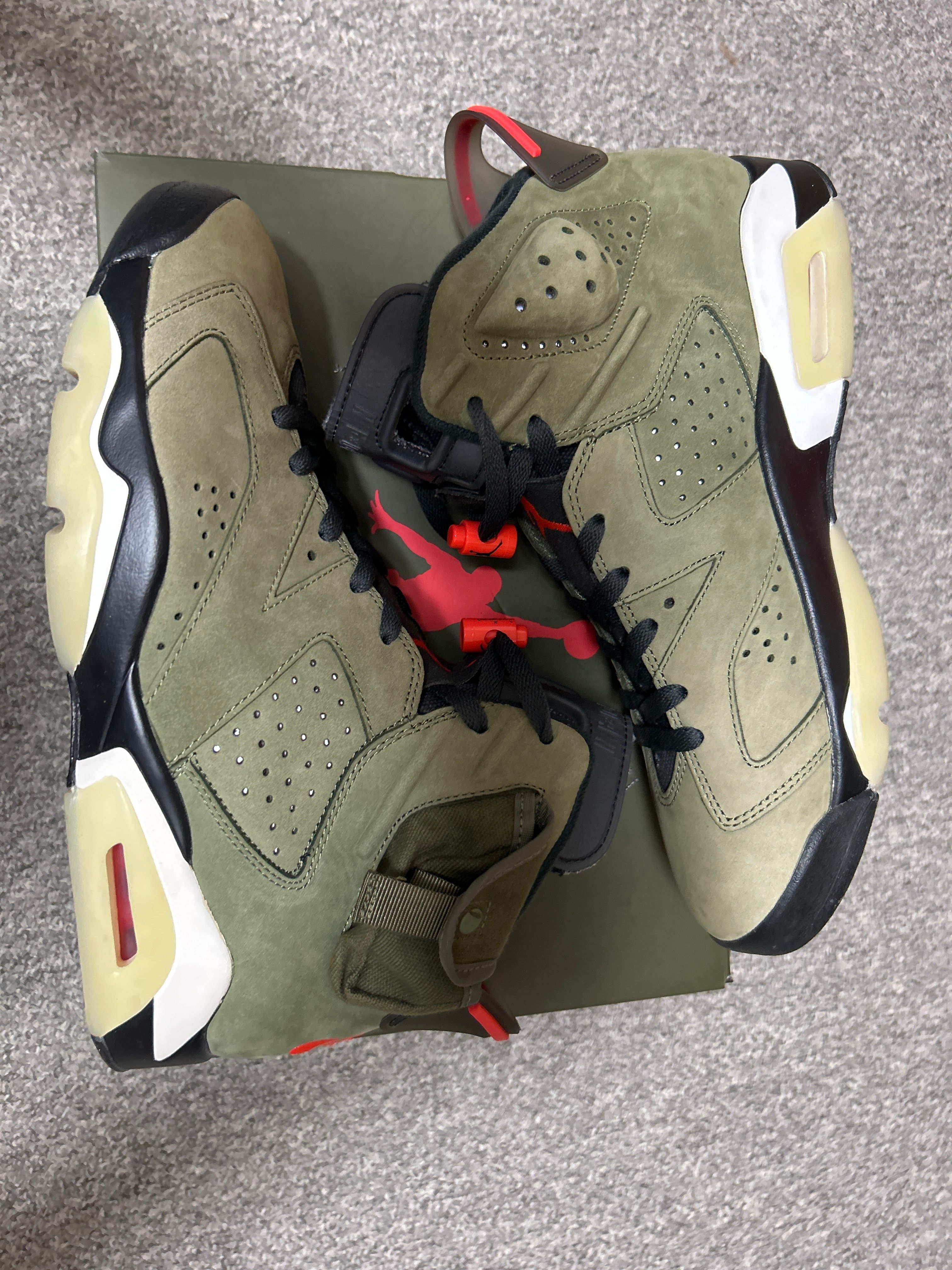 Travis Scott × Nike Air Jordan 6 Retro "Medium Olive"