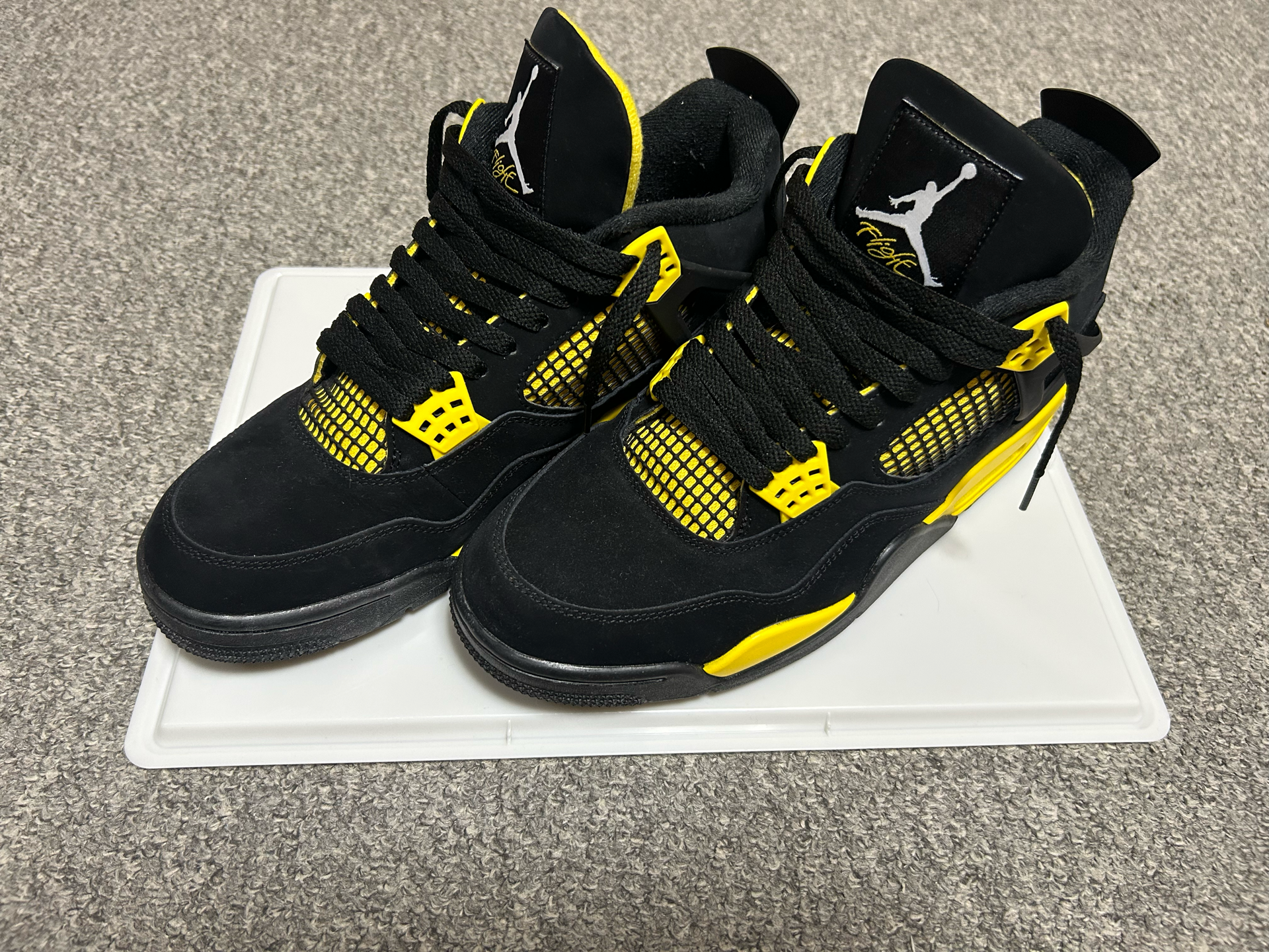 Nike Air Jordan 4 Retro "Thunder"(2023)