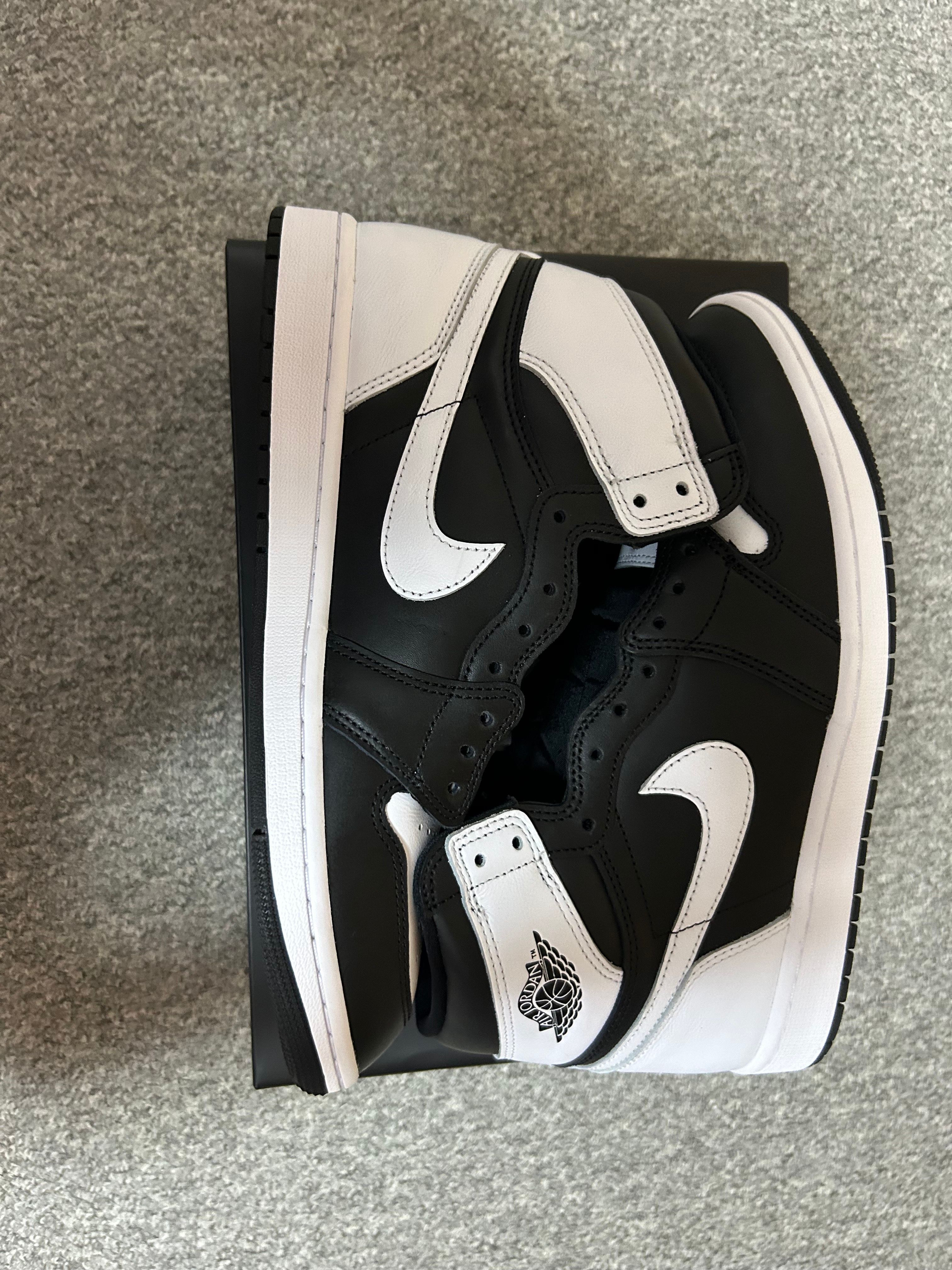 Nike Air Jordan 1 Retro High OG "Black/White"
