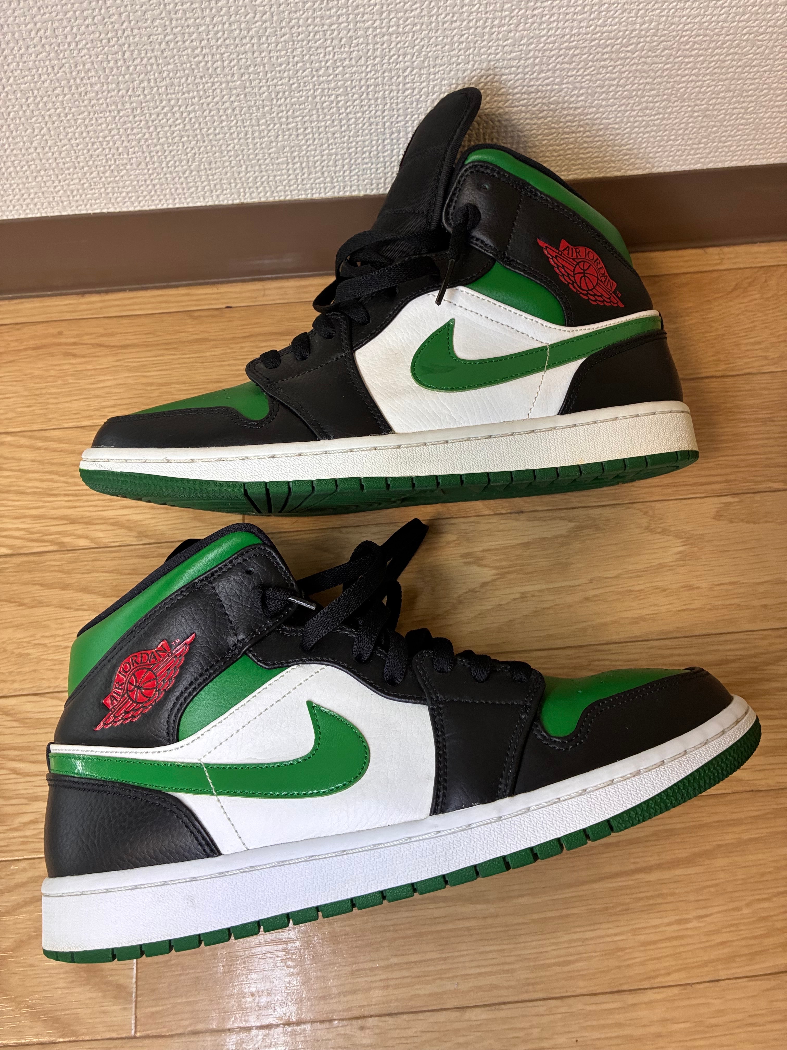 Nike Air Jordan 1 Mid "Pine Green"