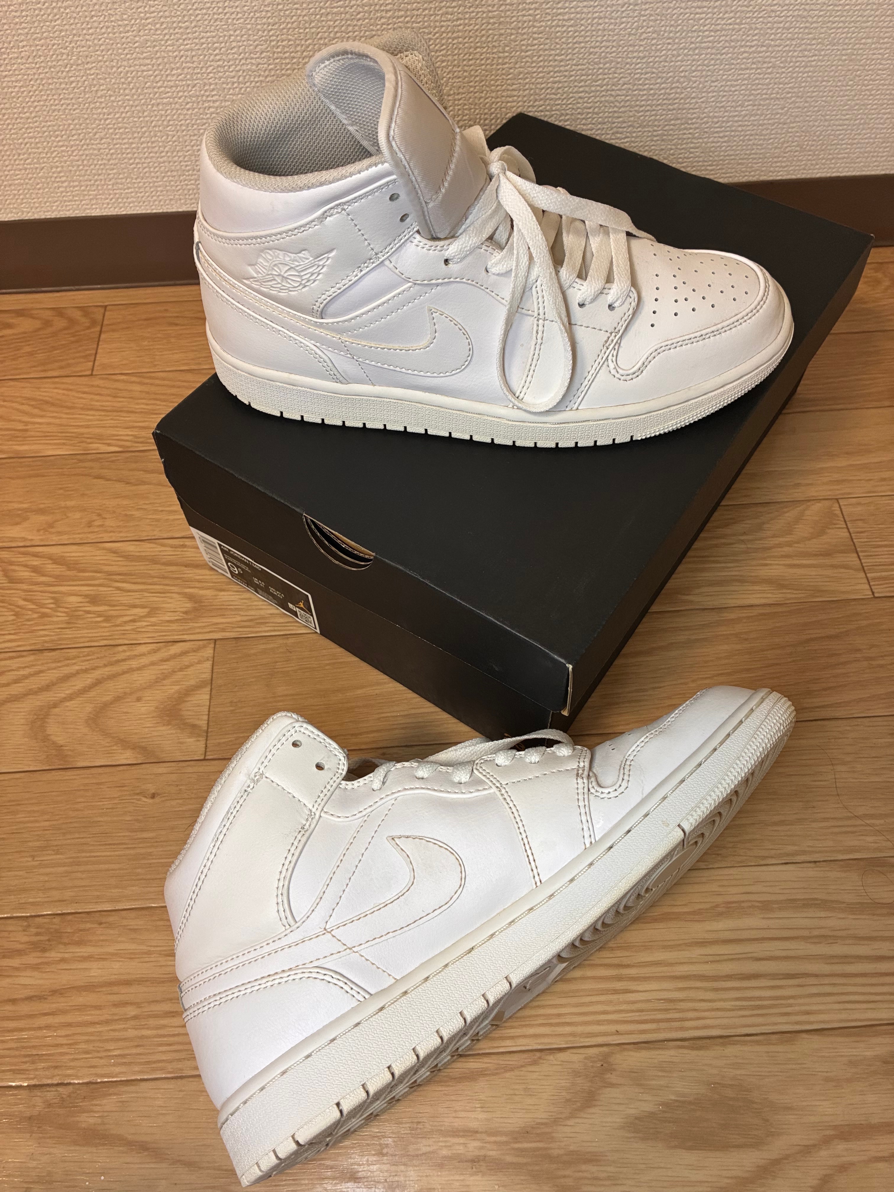 Nike Air Jordan 1 Mid "Triple White"