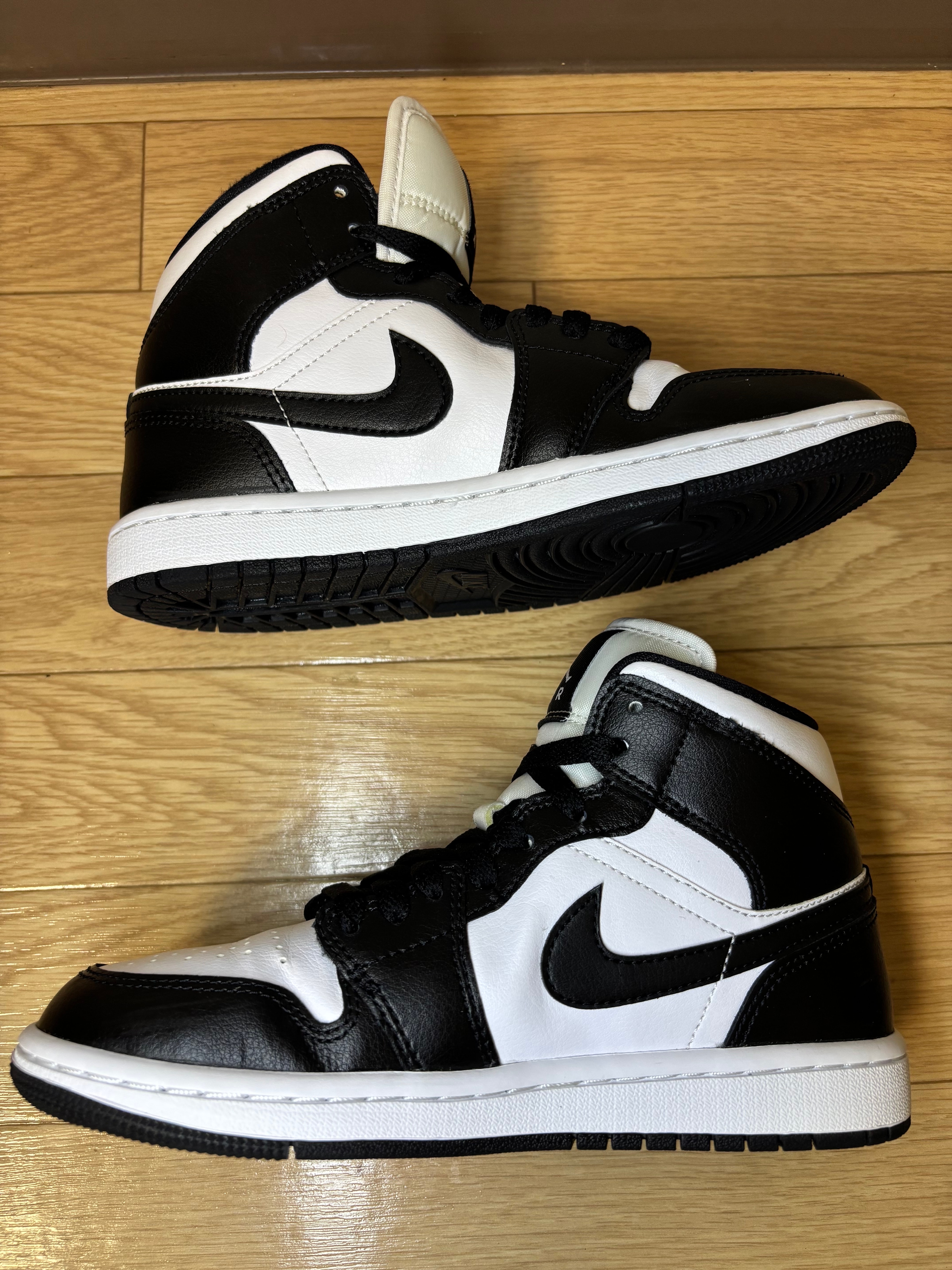 Nike Women's Air Jordan 1 Mid "Black/White"