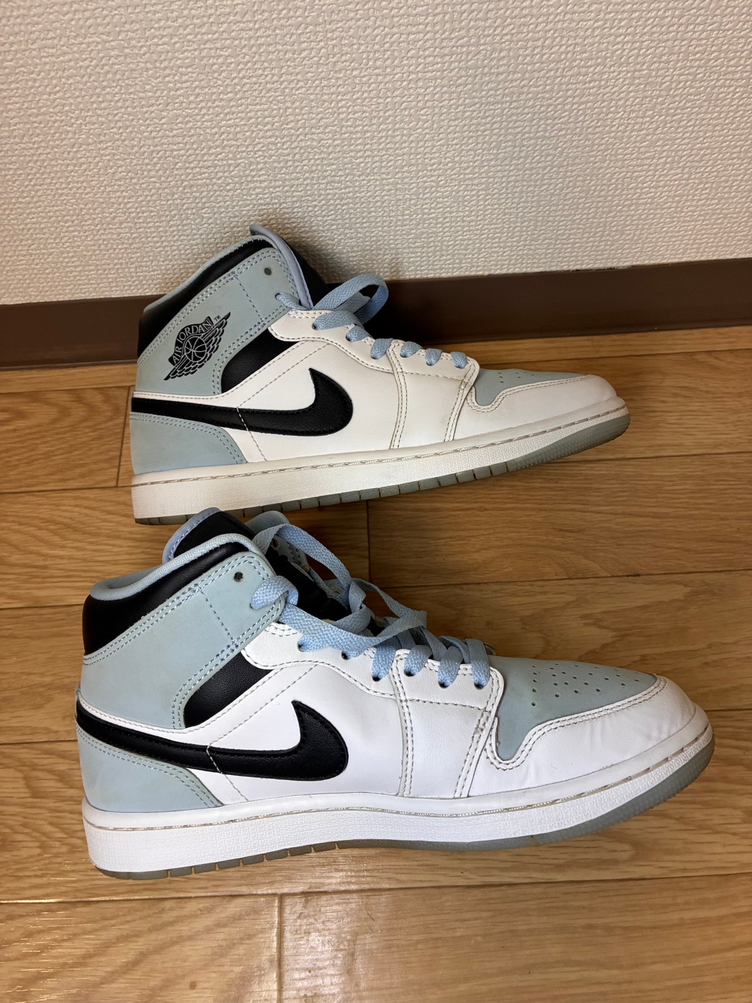 Nike Air Jordan 1 Mid "Ice Blue Nubuck"
