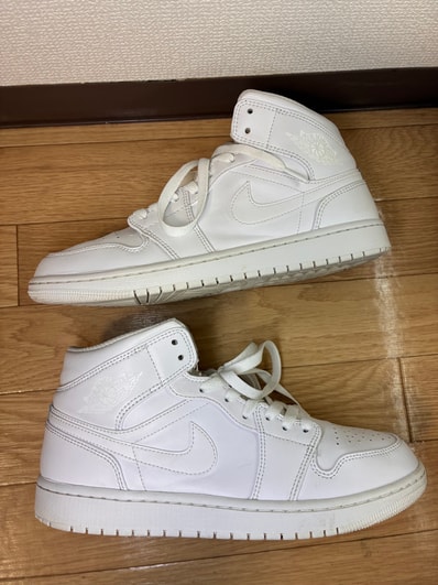 Nike Air Jordan 1 Mid "Triple White"