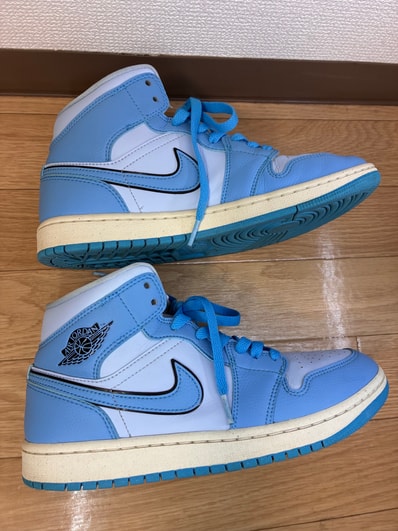 Nike Women's Air Jordan 1 Mid SE "University Blue"