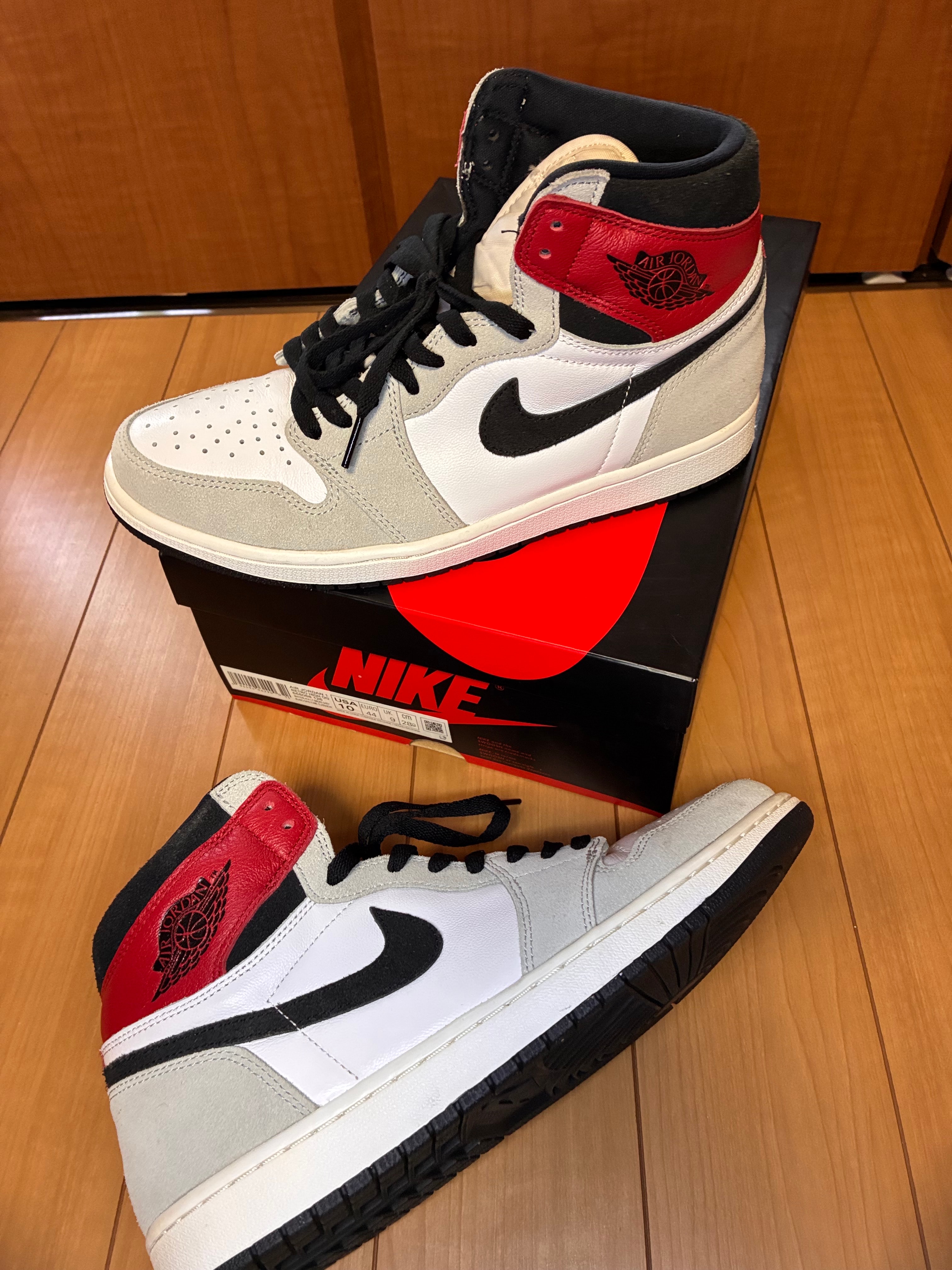 ナイキ エアジョーダン1 ハイ OG "ホワイト/ブラック/ライトスモークグレー"