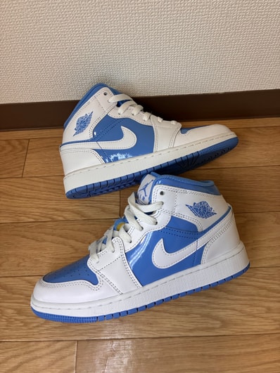 Nike GS Air Jordan 1 Mid SE "White/Legend Blue"
