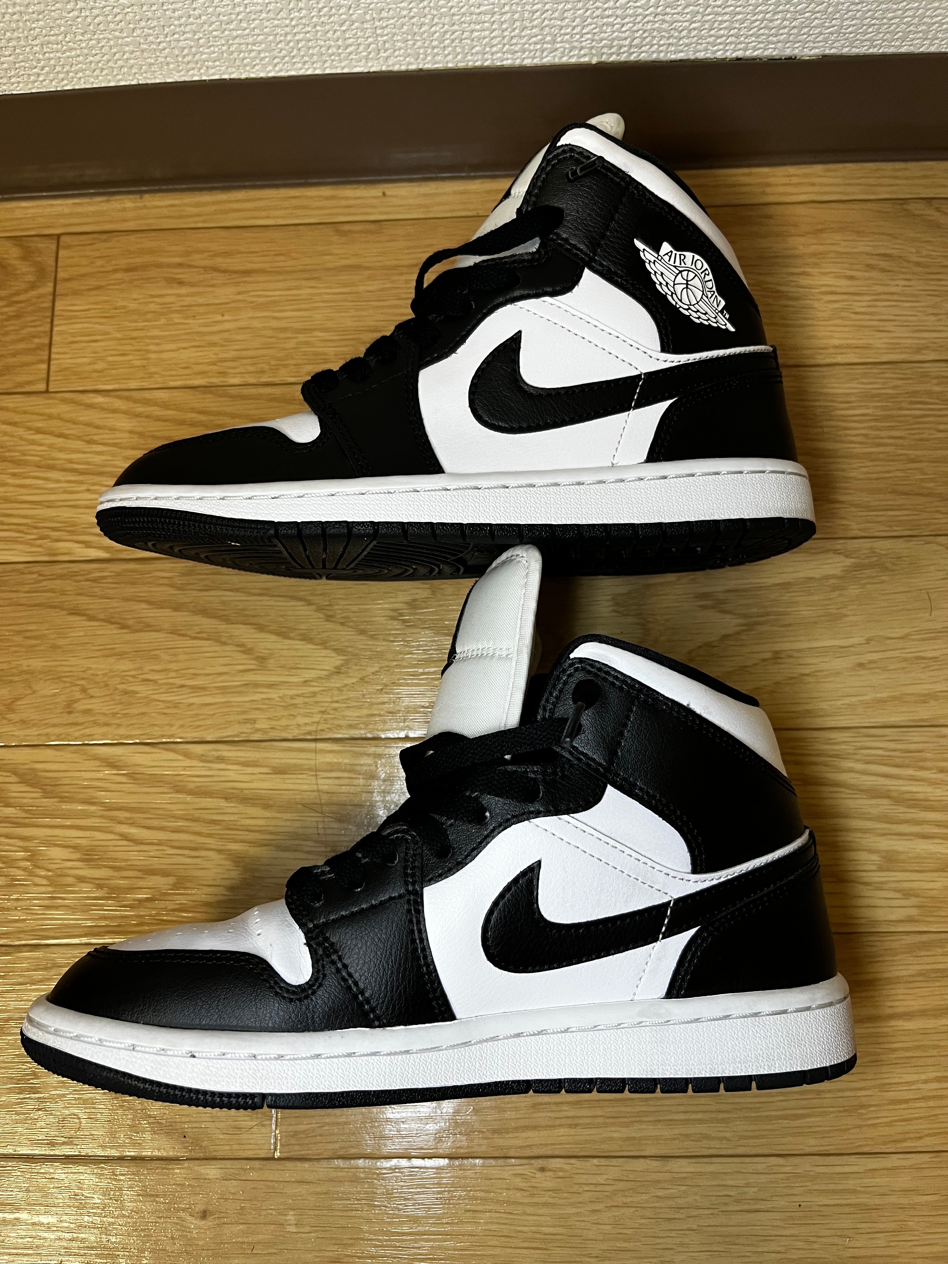 Nike Women's Air Jordan 1 Mid "Black/White"