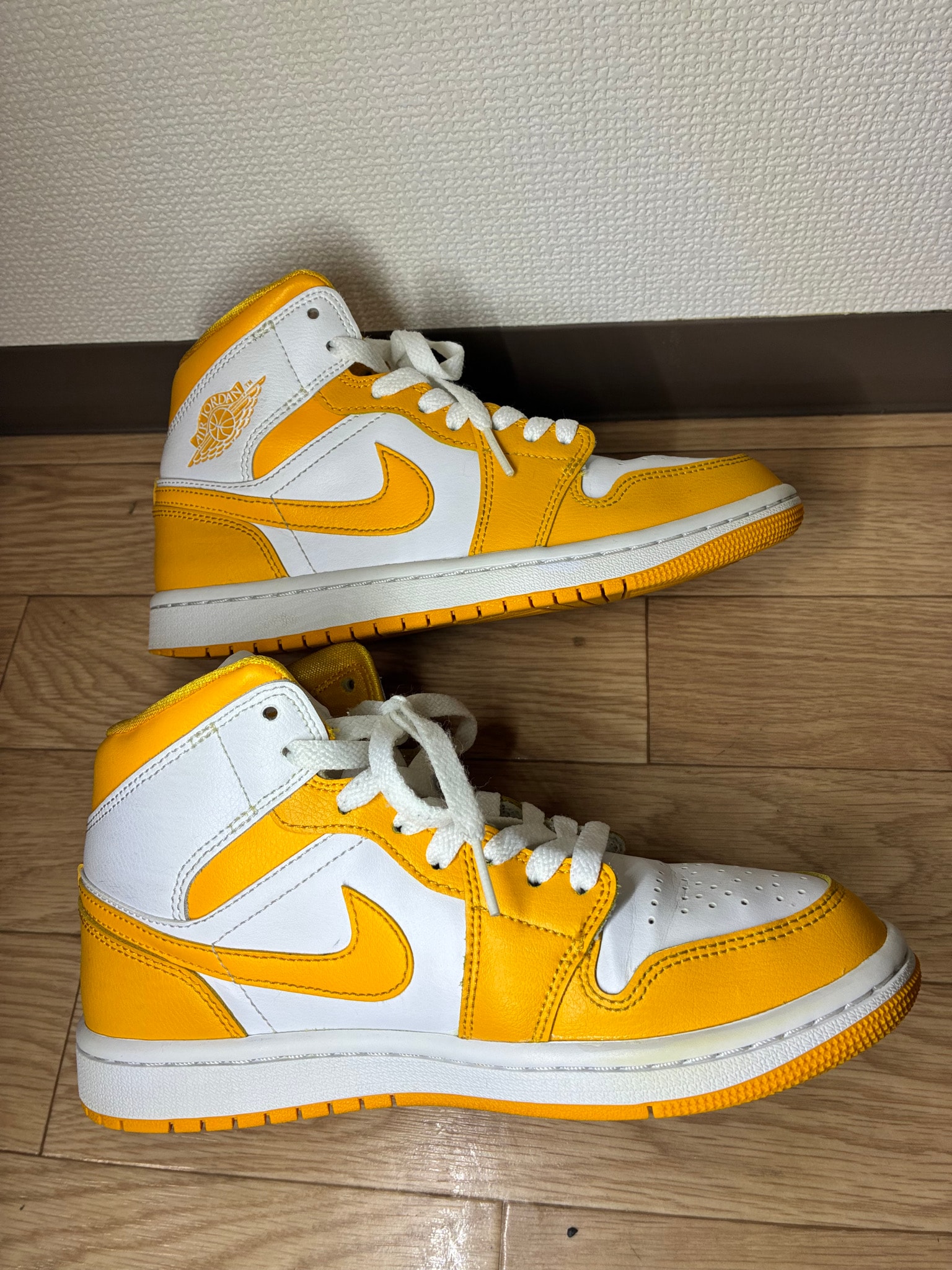 Nike Women's Air Jordan 1 Mid "Lemon"