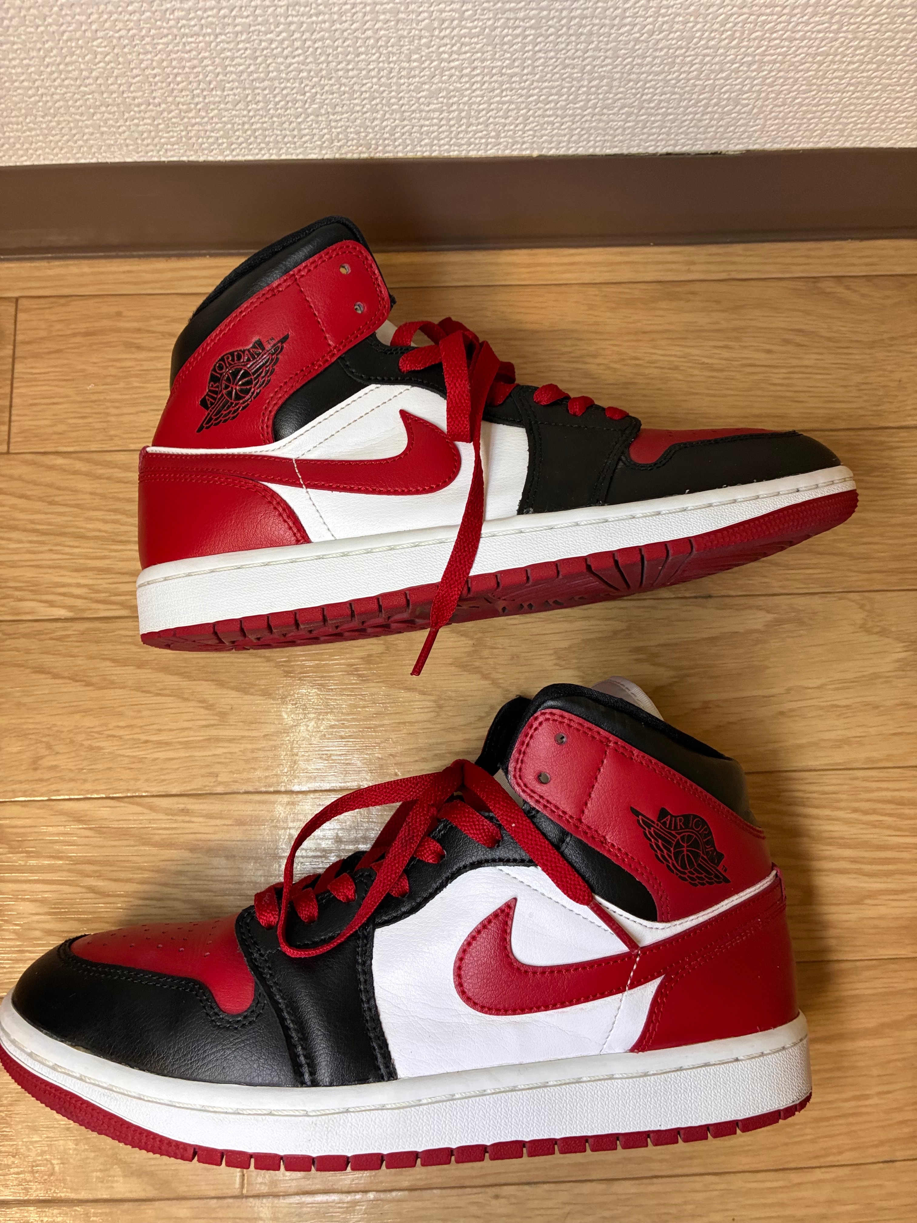 Nike Women's Air Jordan 1 Mid "Bred Toe"