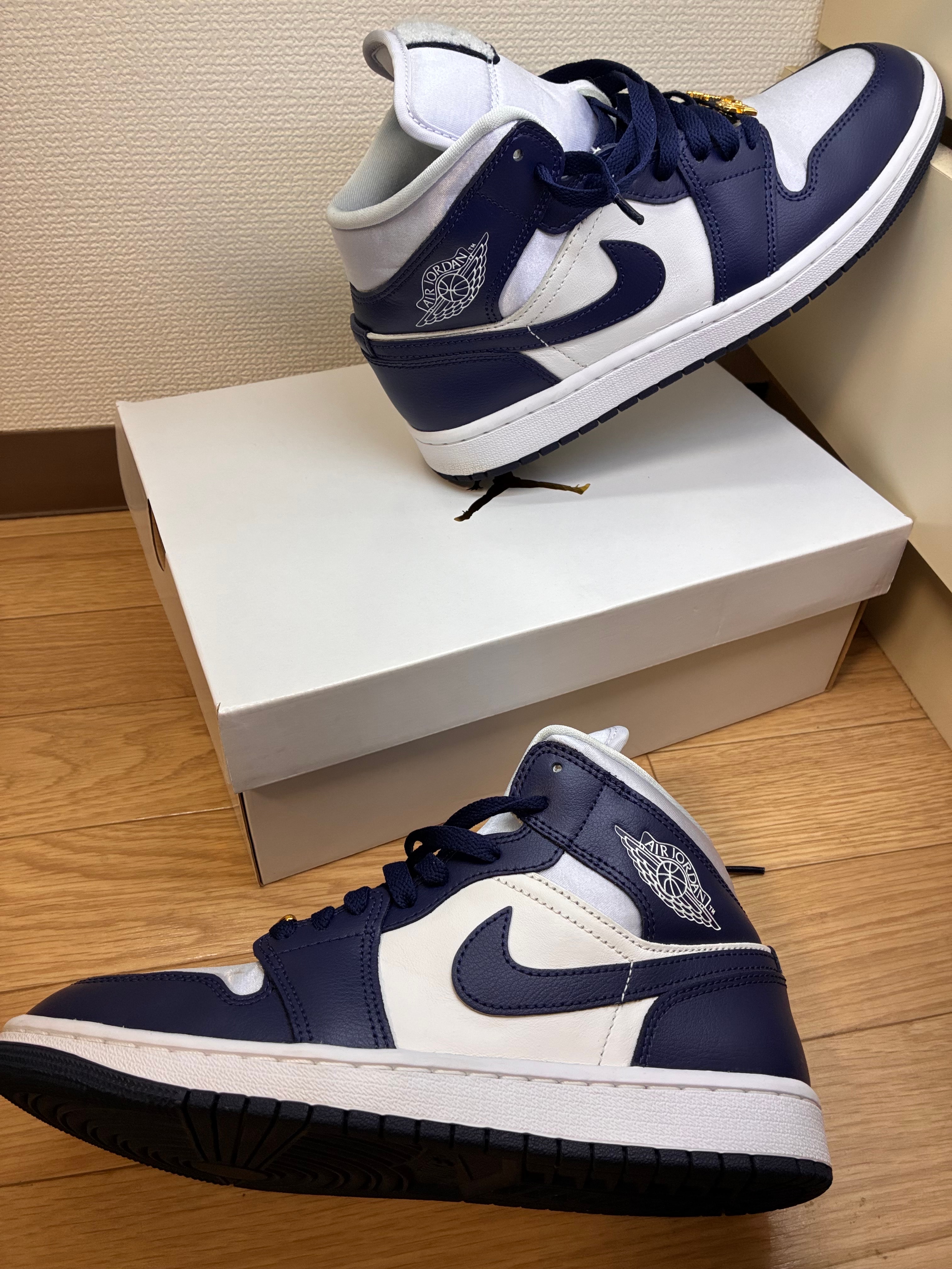 Nike Women's Air Jordan 1 Mid "Football Grey/Mid Night Navy"