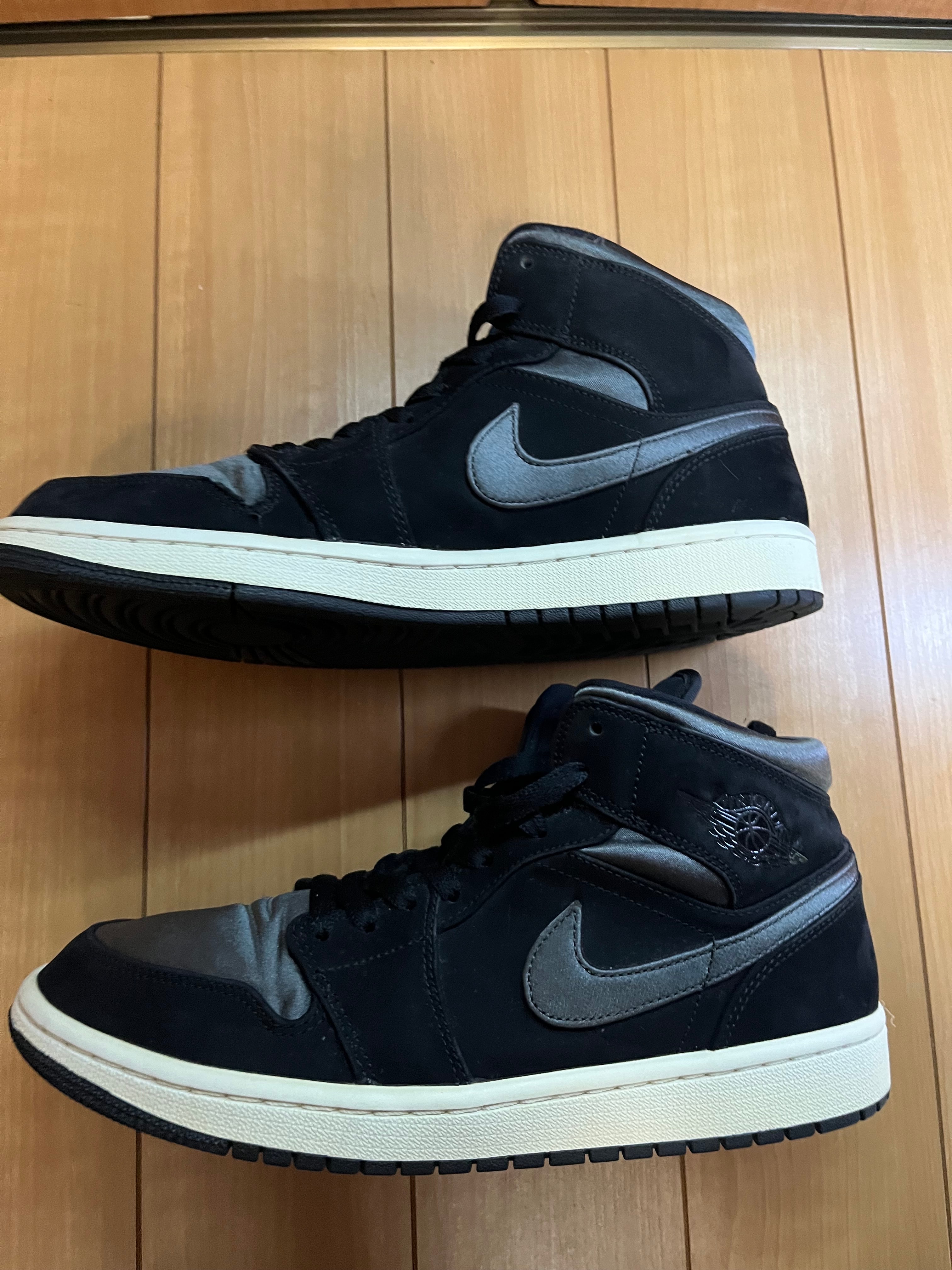 Nike Air Jordan 1 Mid "Nylon Black Anthracite"