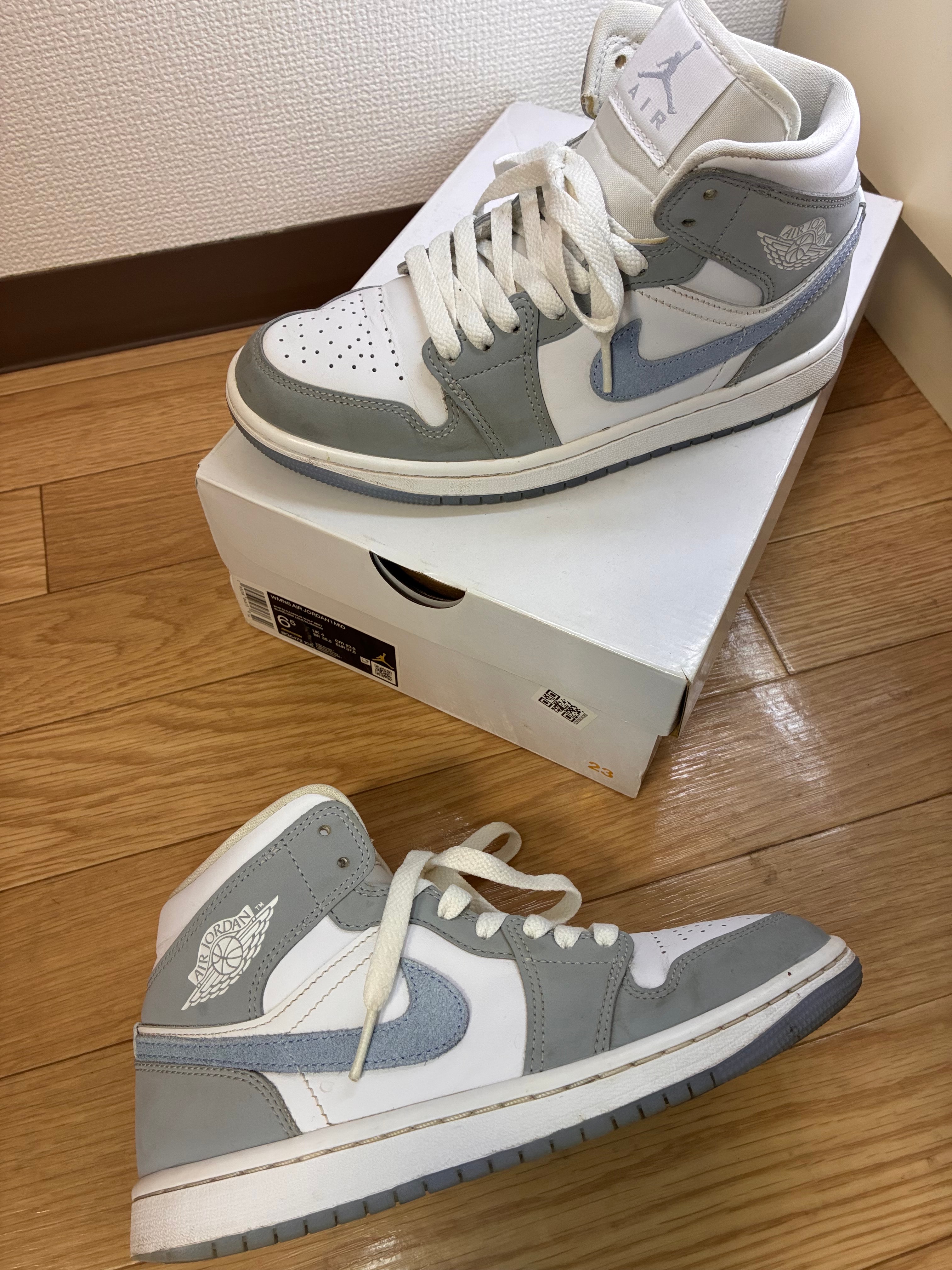 Nike Women's Air Jordan 1 Mid "Wolf Grey"