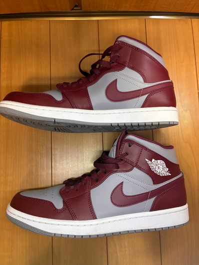 Nike Air Jordan 1 Mid "Team Red"