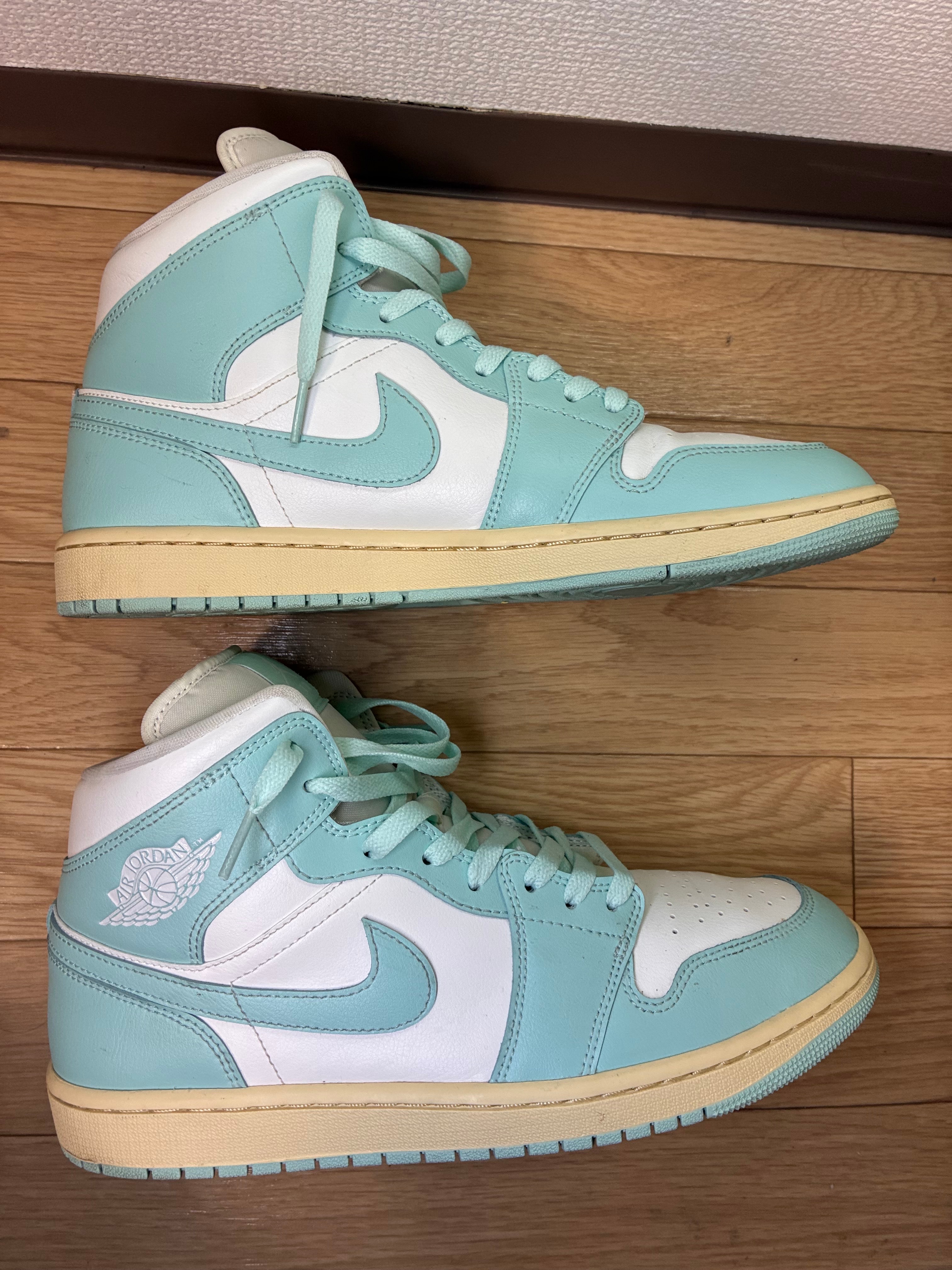 ナイキ ウィメンズ エアジョーダン1 ミッド "ライトデュー"