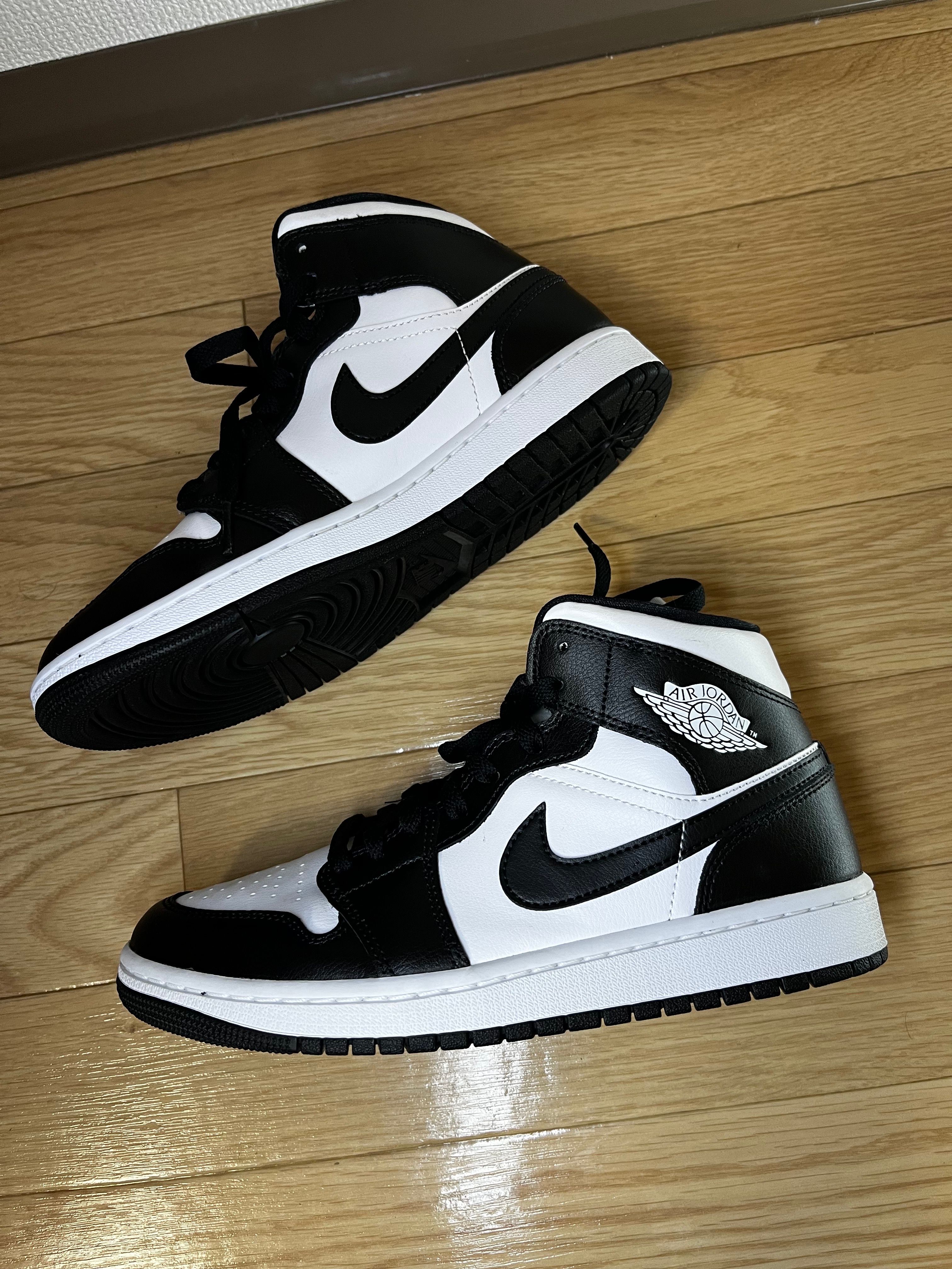 Nike Women's Air Jordan 1 Mid "Black/White"