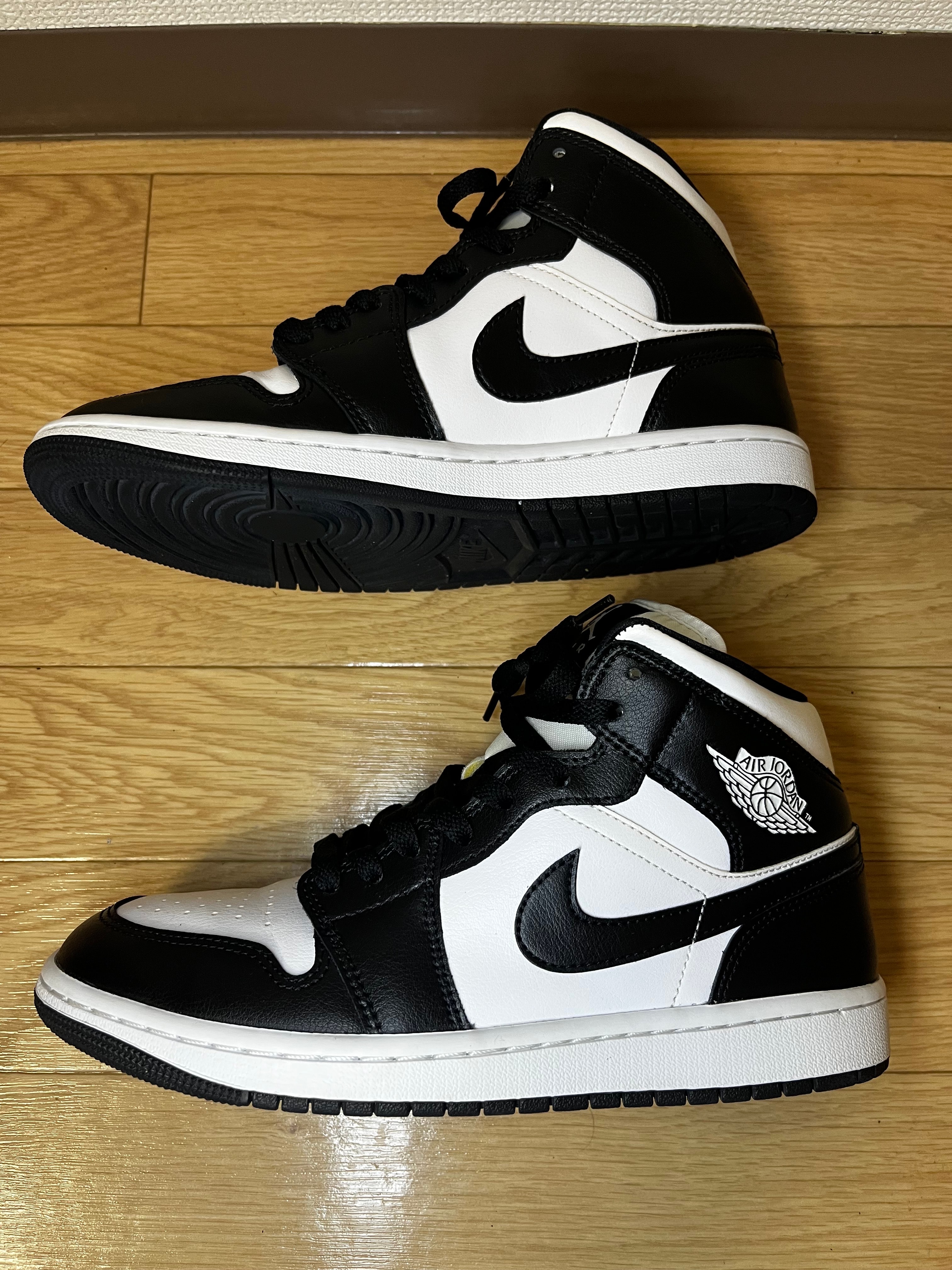 Nike Women's Air Jordan 1 Mid "Black/White"