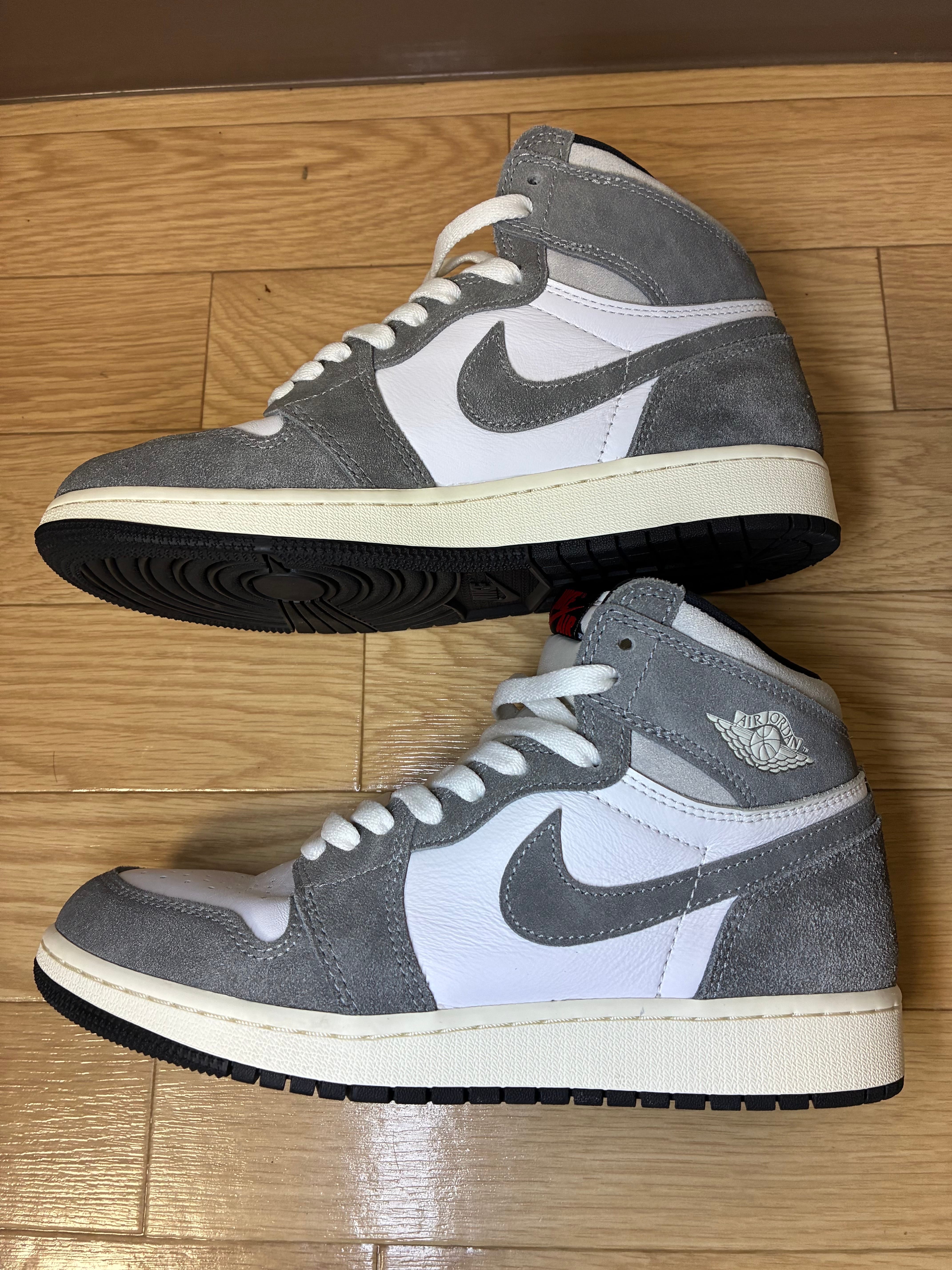 Nike GS Air Jordan 1 Retro High OG "Black and Smoke Grey"