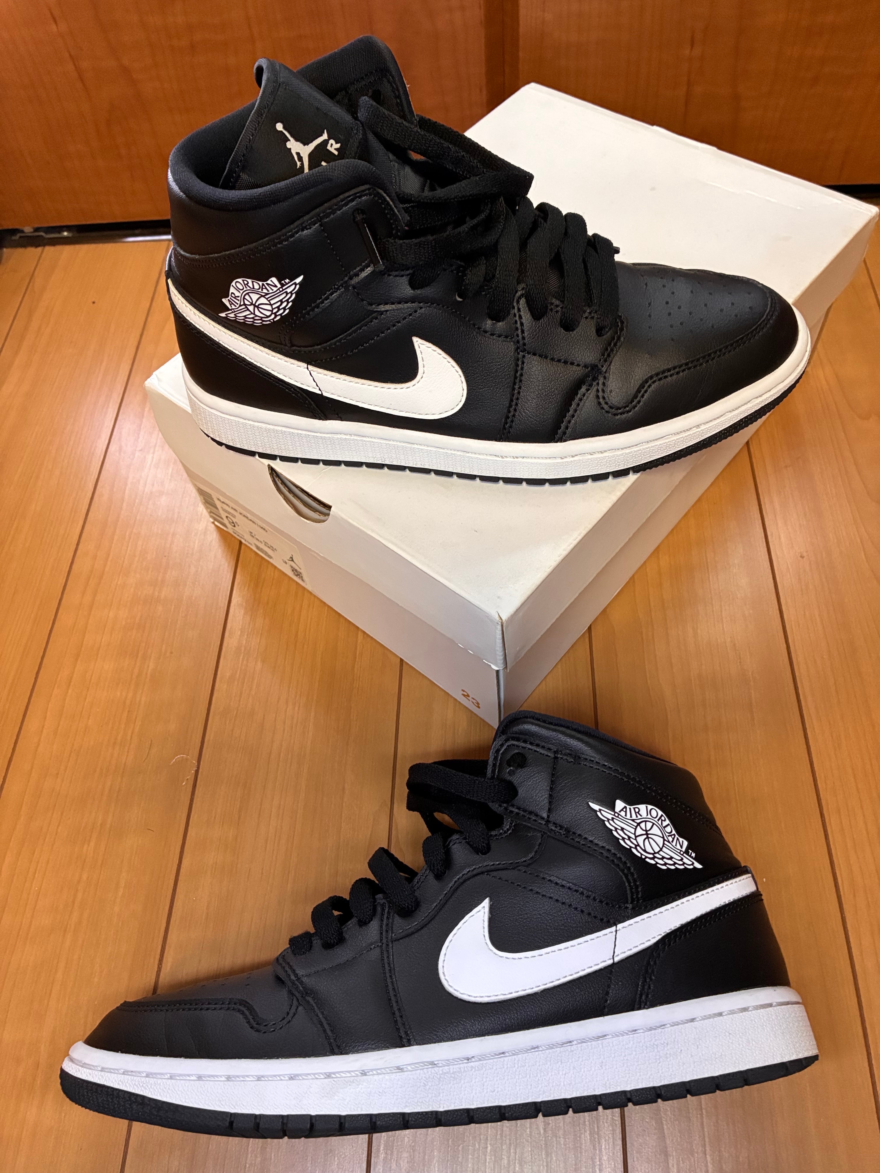 Nike Women's Air Jordan 1 Mid "Black/White"
