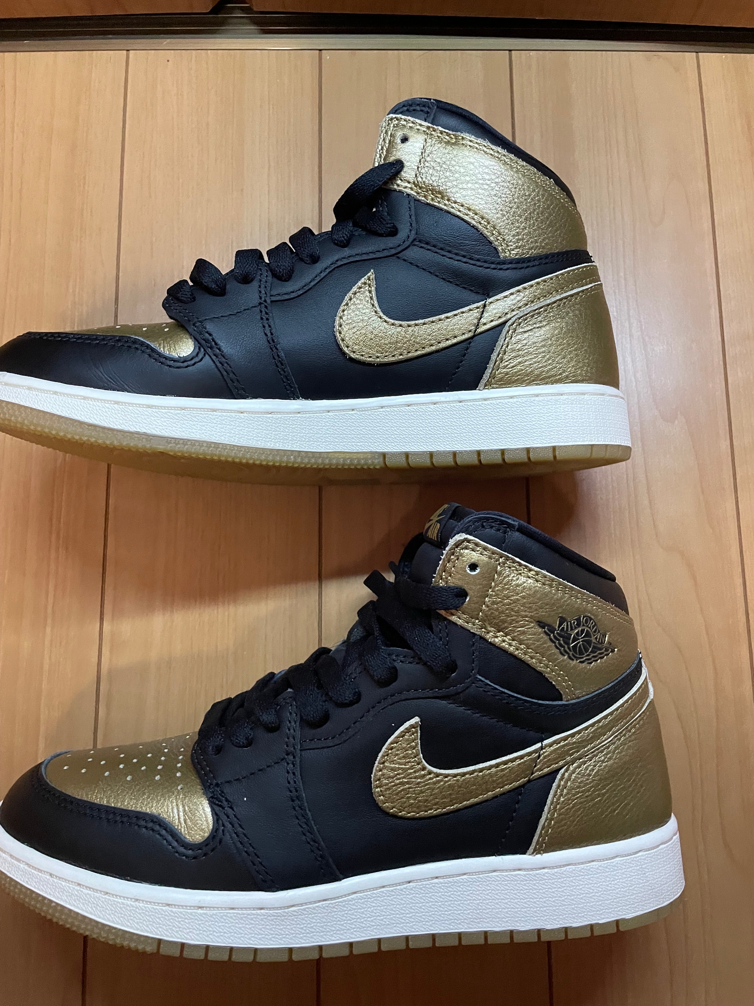 Nike GS Air Jordan 1 Retro High OG "Black and Gold"