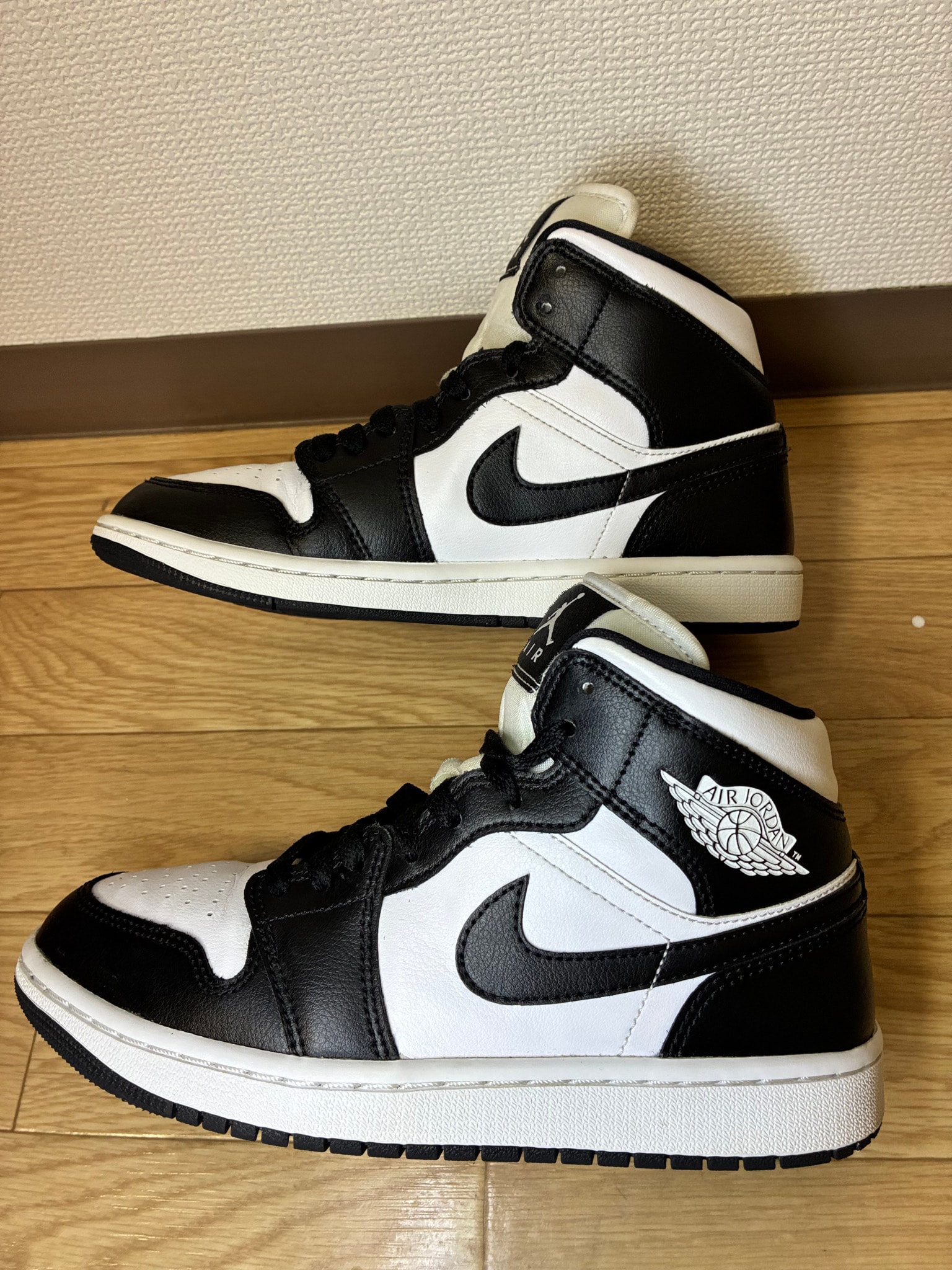 Nike Women's Air Jordan 1 Mid "Black/White"