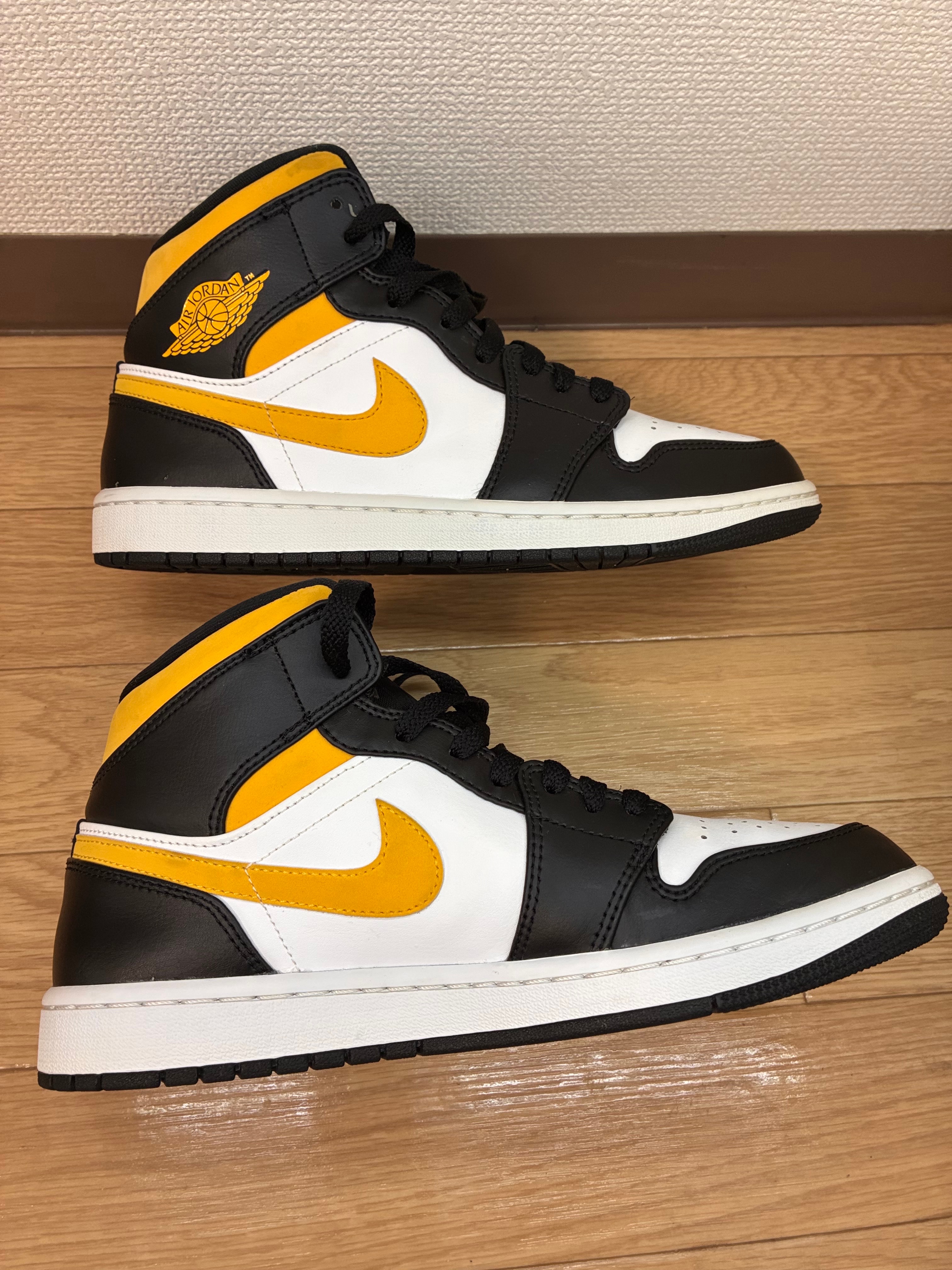 Nike Air Jordan 1 Mid "White/Pollen-Black"