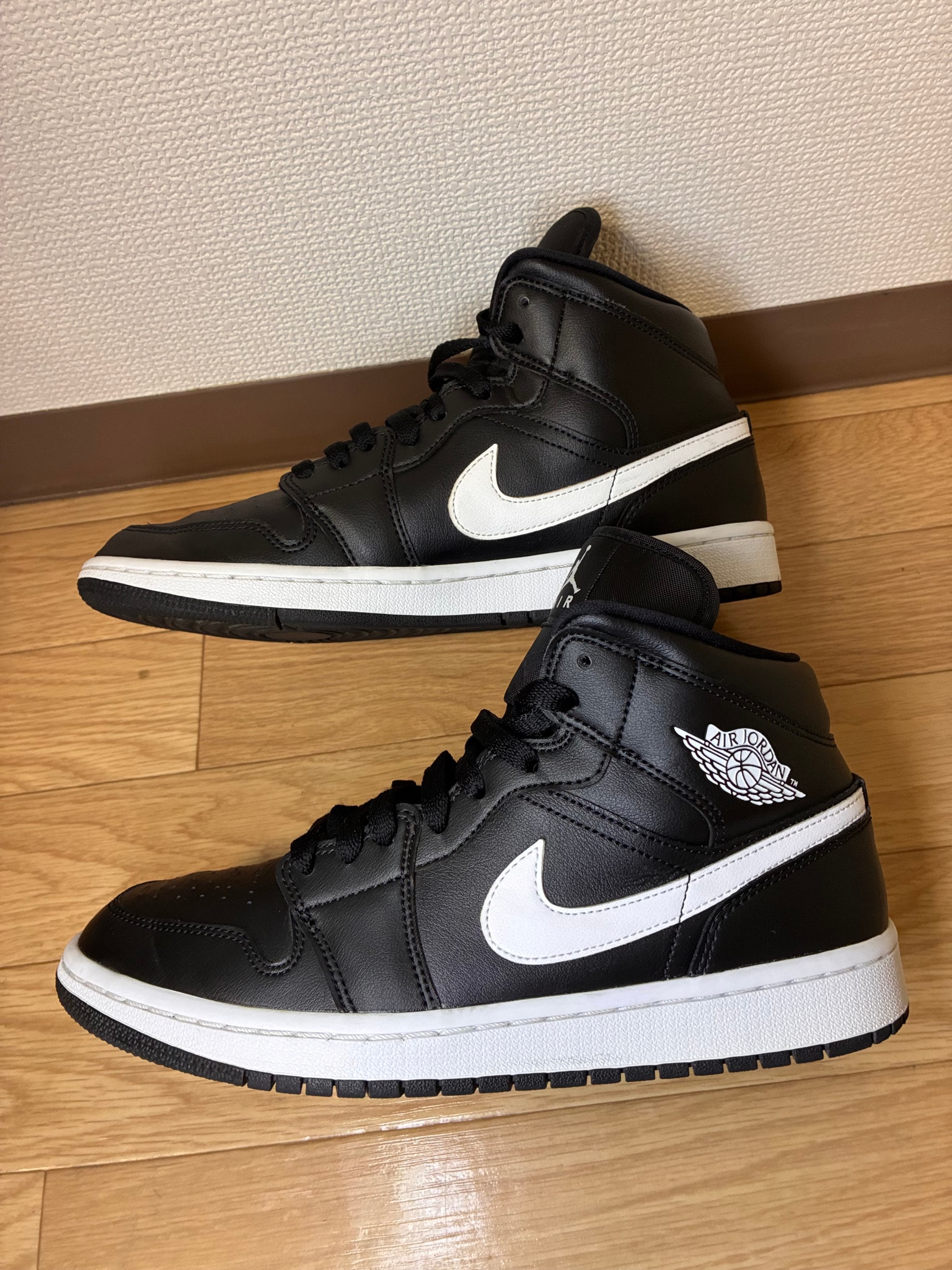 Nike Women's Air Jordan 1 Mid "Black/White"
