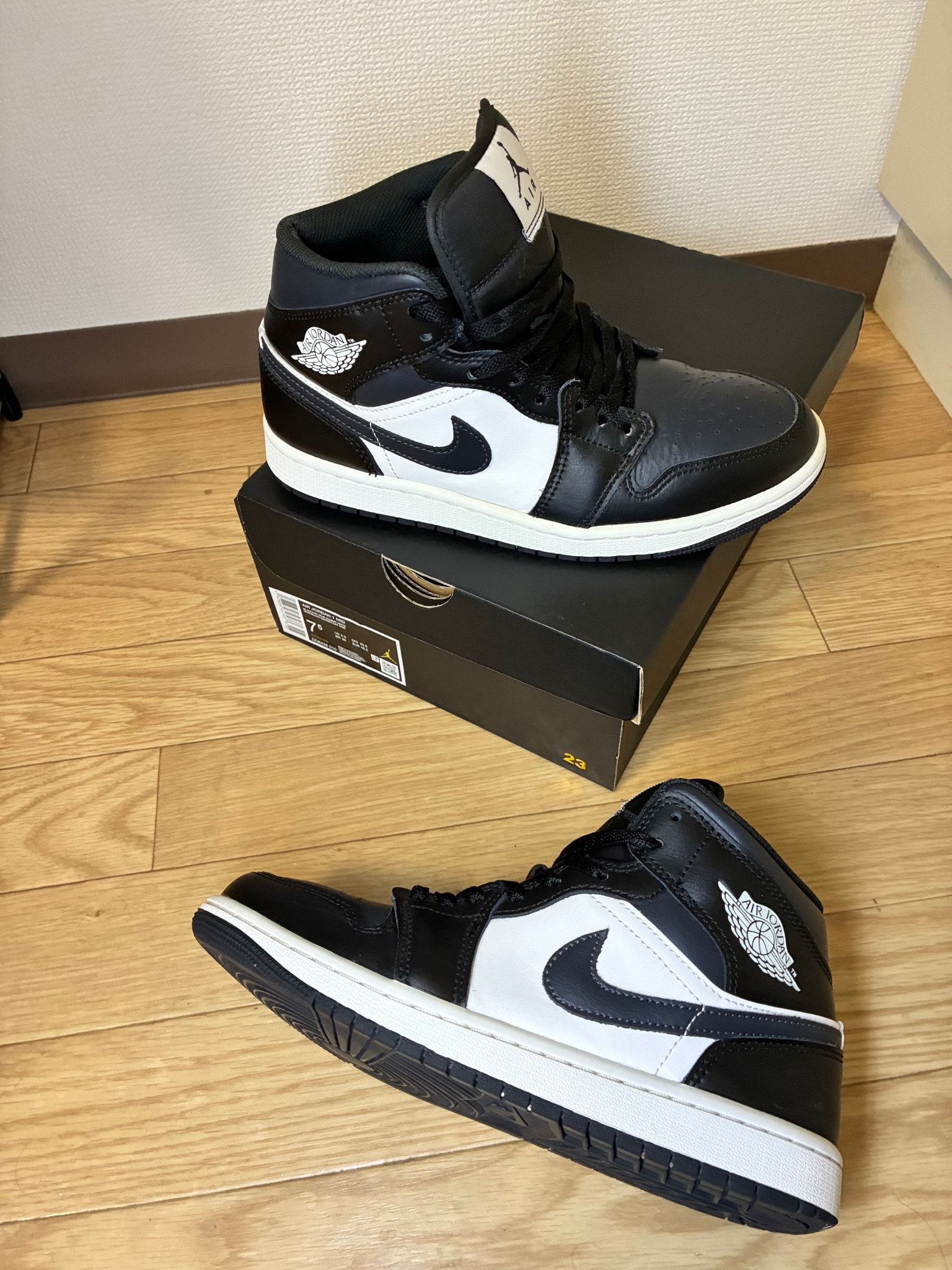 Nike Air Jordan 1 Mid "Black/Summit White/Off Noir"