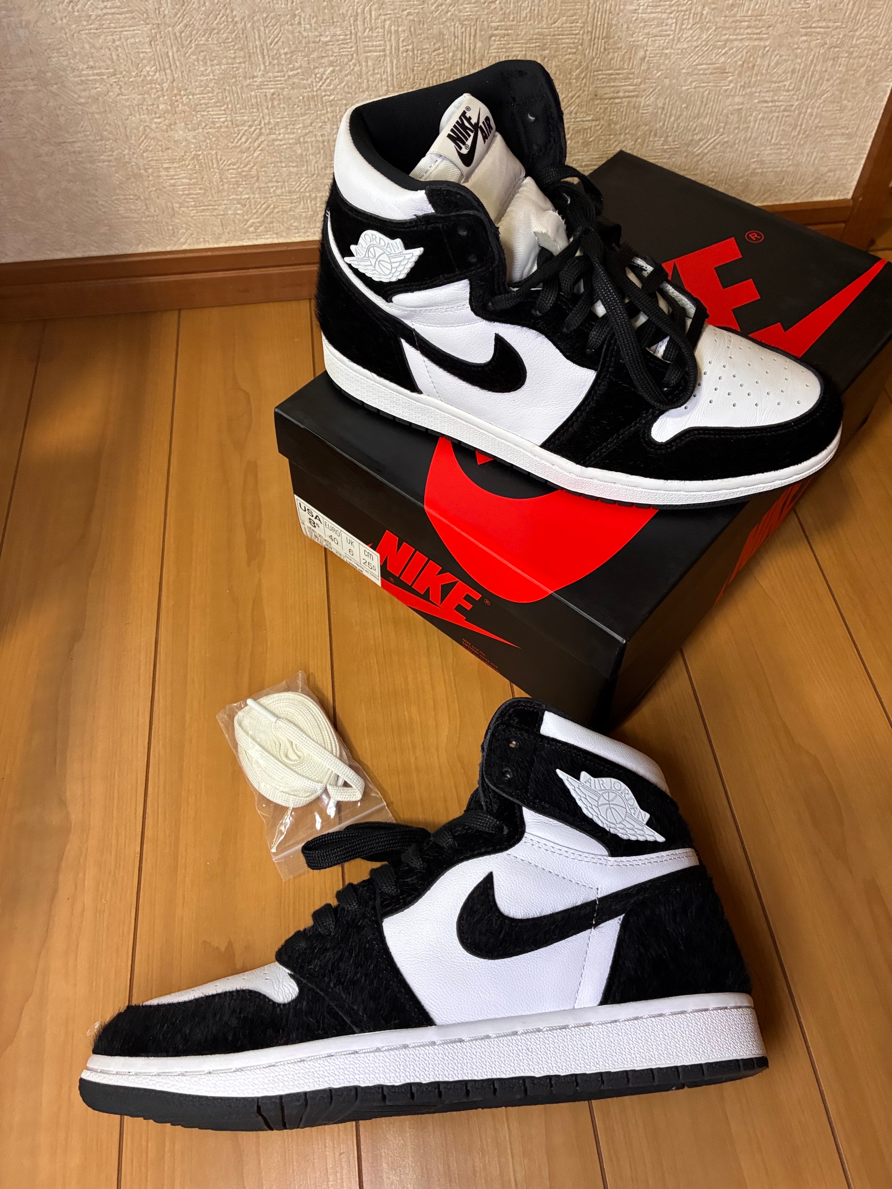 Nike Women's Air Jordan 1 Retro High OG "Black/White"