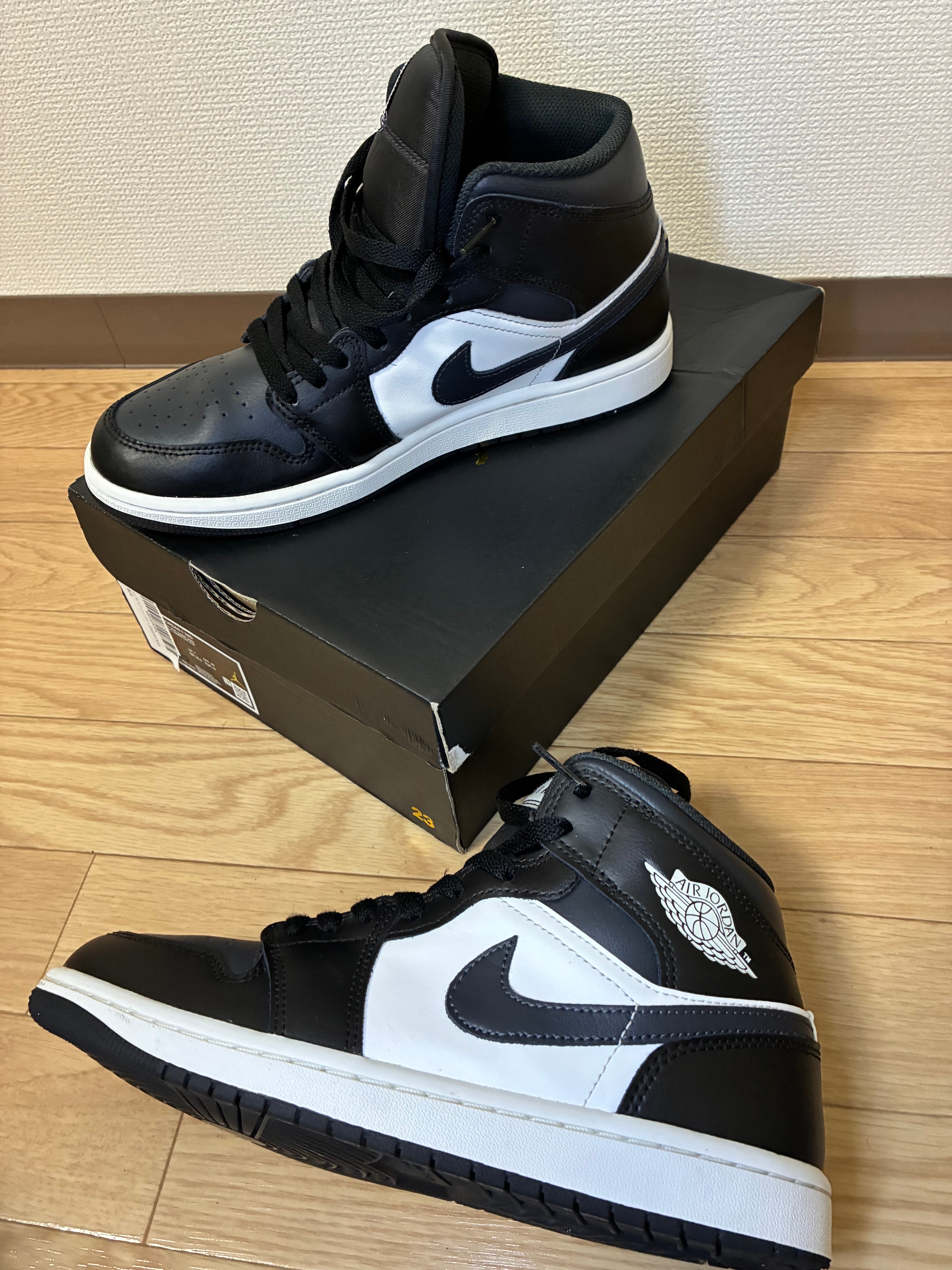 Nike Air Jordan 1 Mid "Black/Summit White/Off Noir"