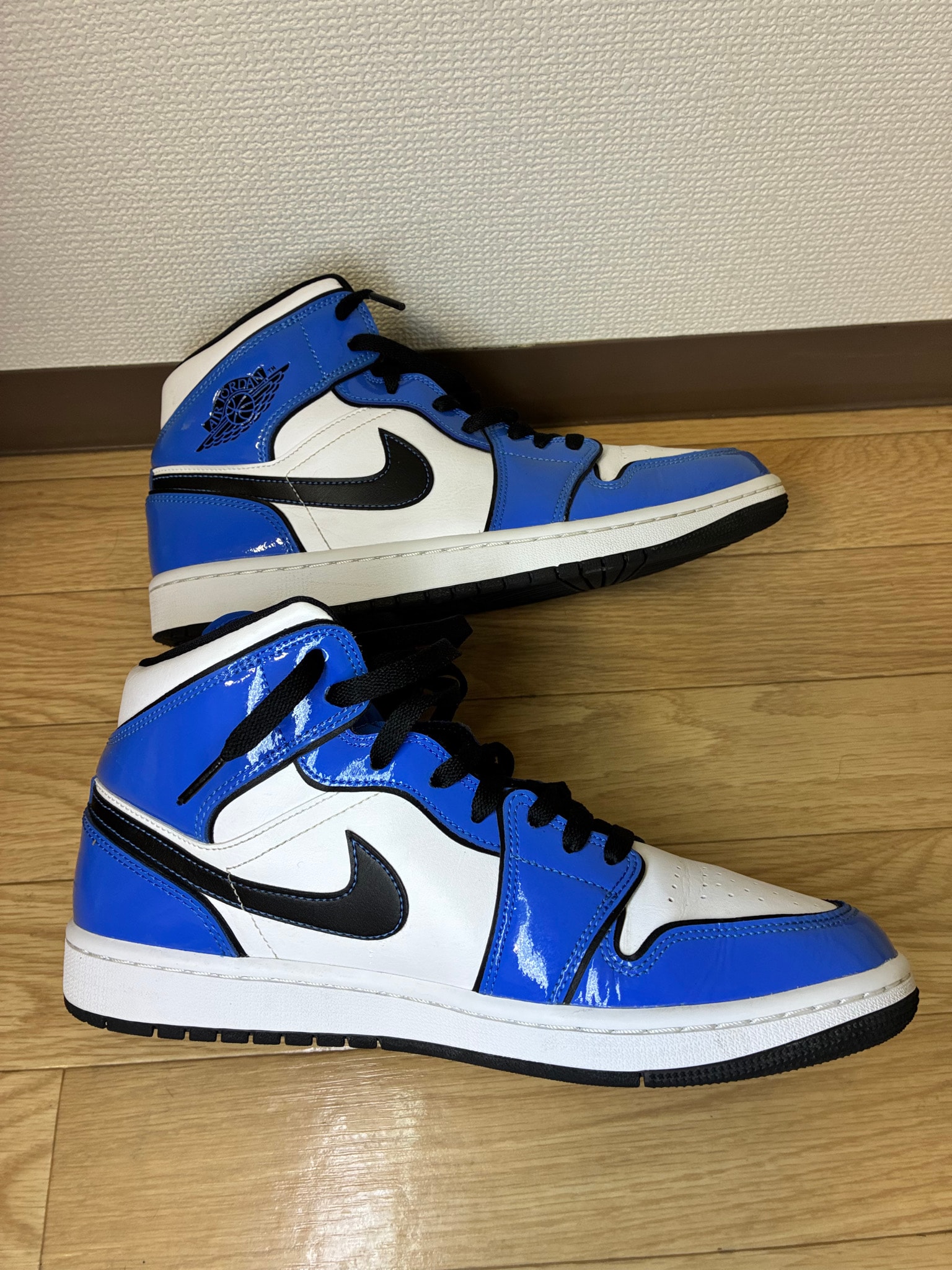 Nike Air Jordan 1 Mid SE "Signal Blue"