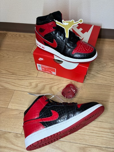 Nike GS Air Jordan 1 Mid "Bred"