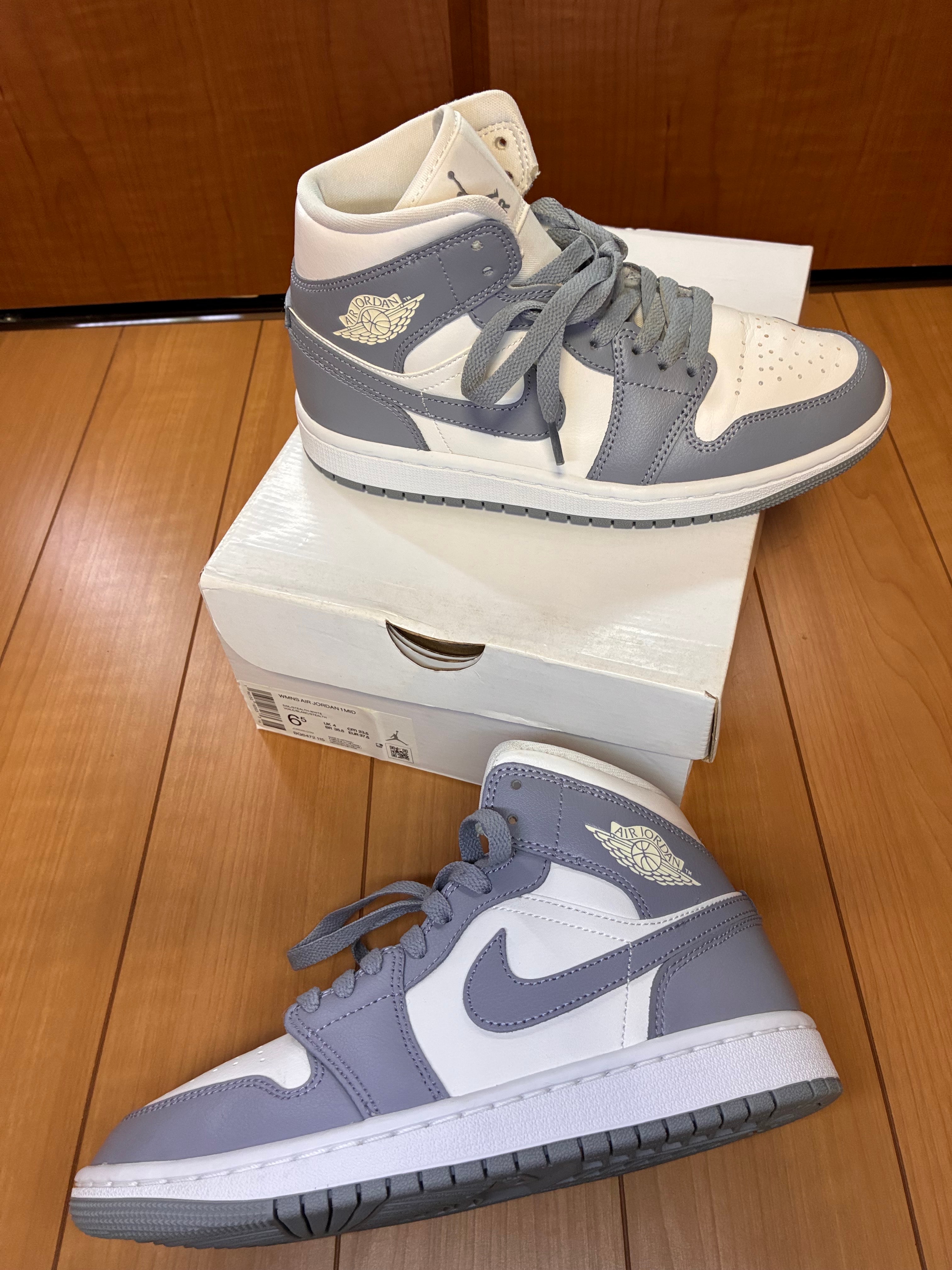 Nike Women's Air Jordan 1 Mid "Grey/Sail"
