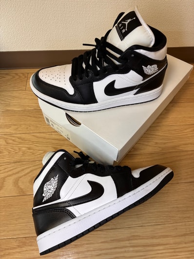 Nike Women's Air Jordan 1 Mid "Black/White"