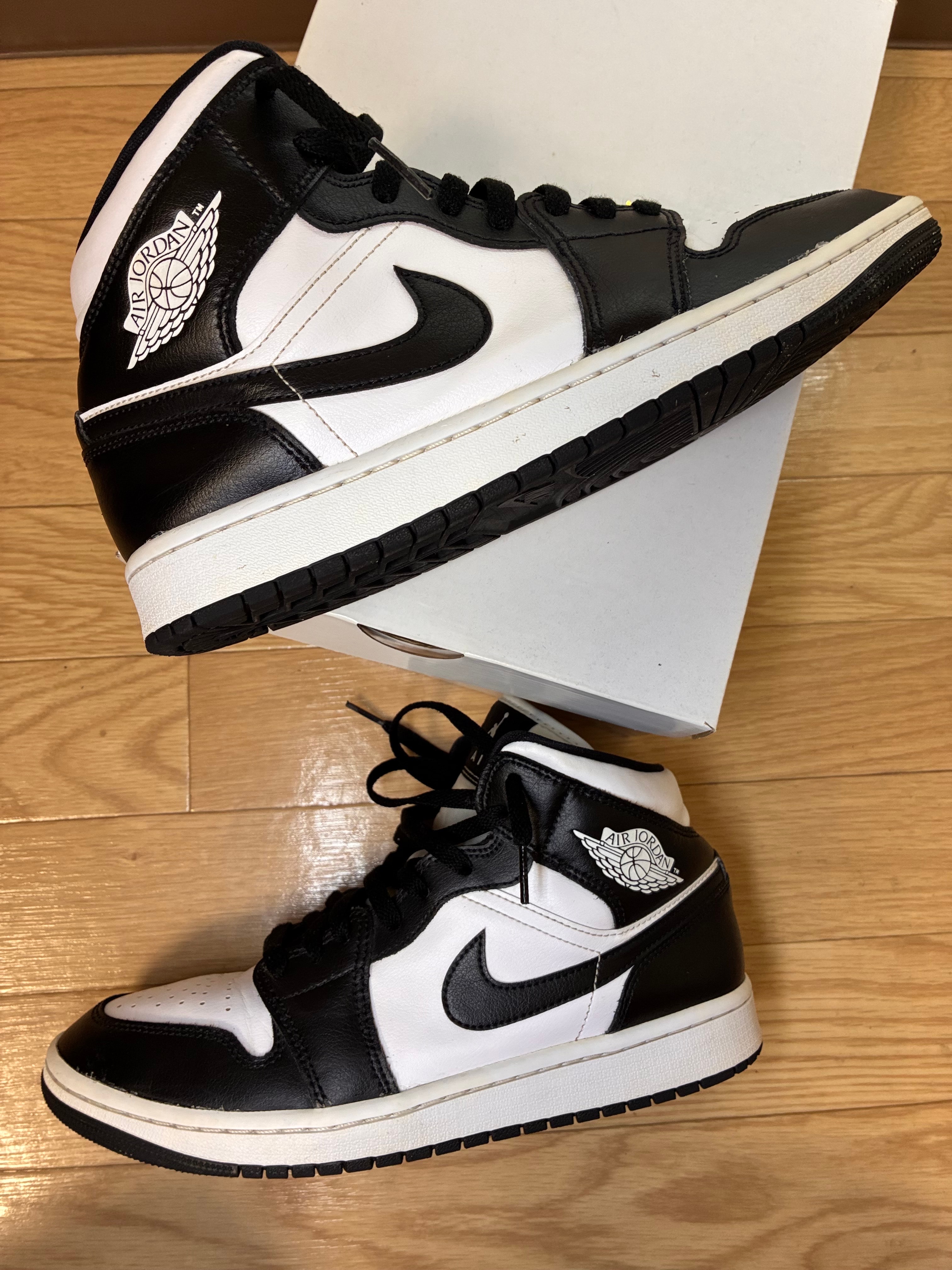 Nike Women's Air Jordan 1 Mid "Black/White"